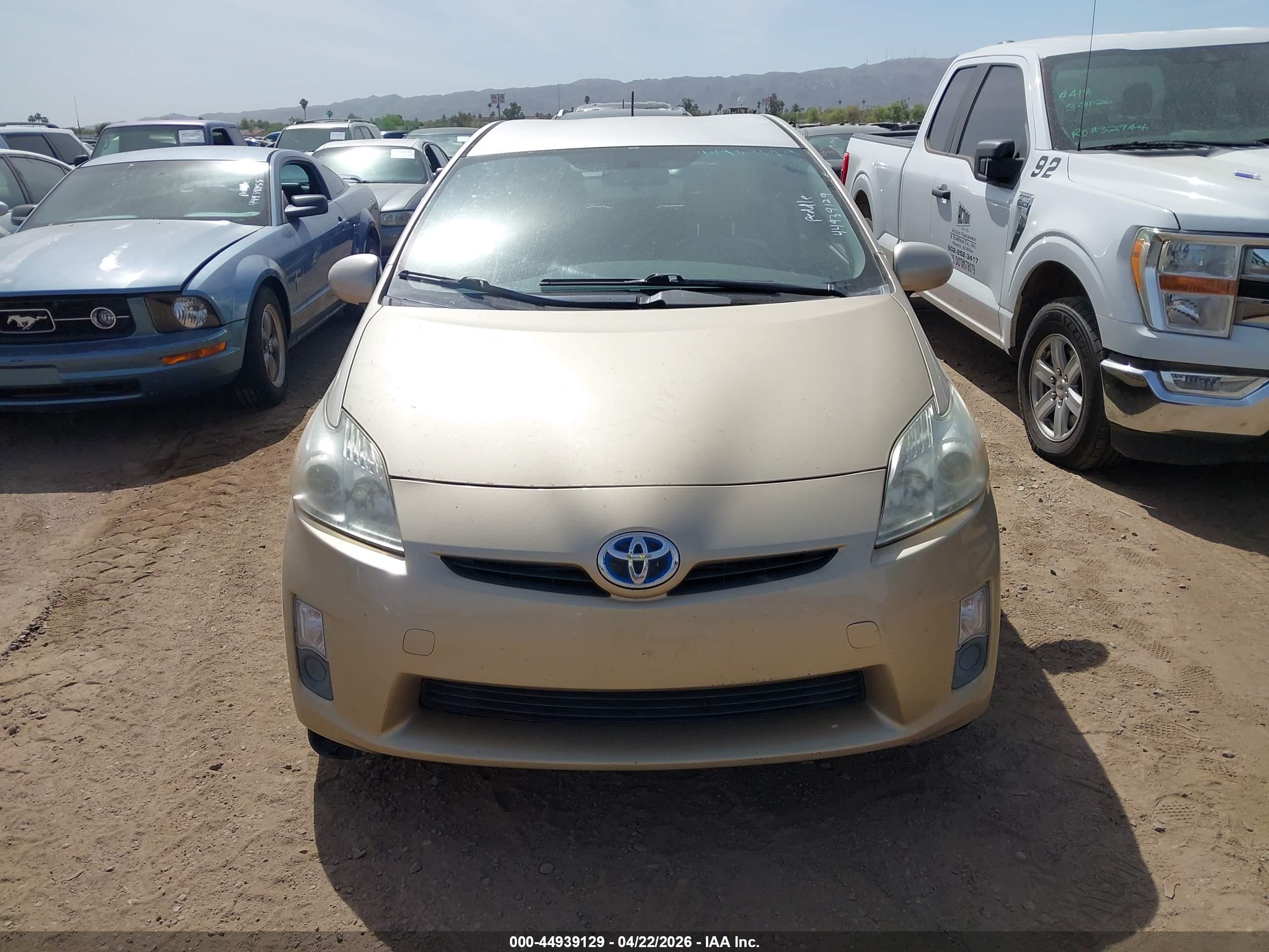 TOYOTA PRIUS image 6