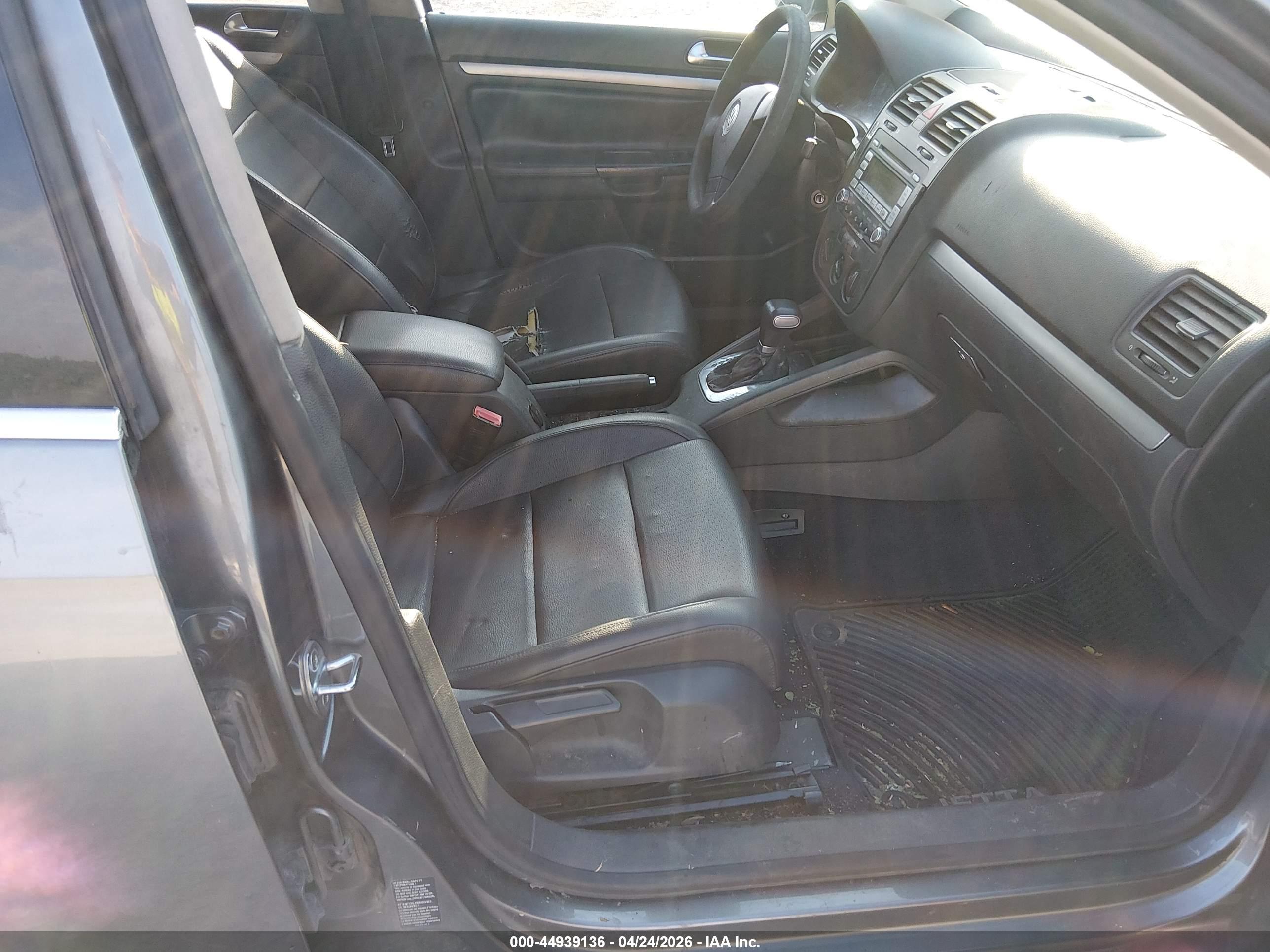 VOLKSWAGEN JETTA image 5