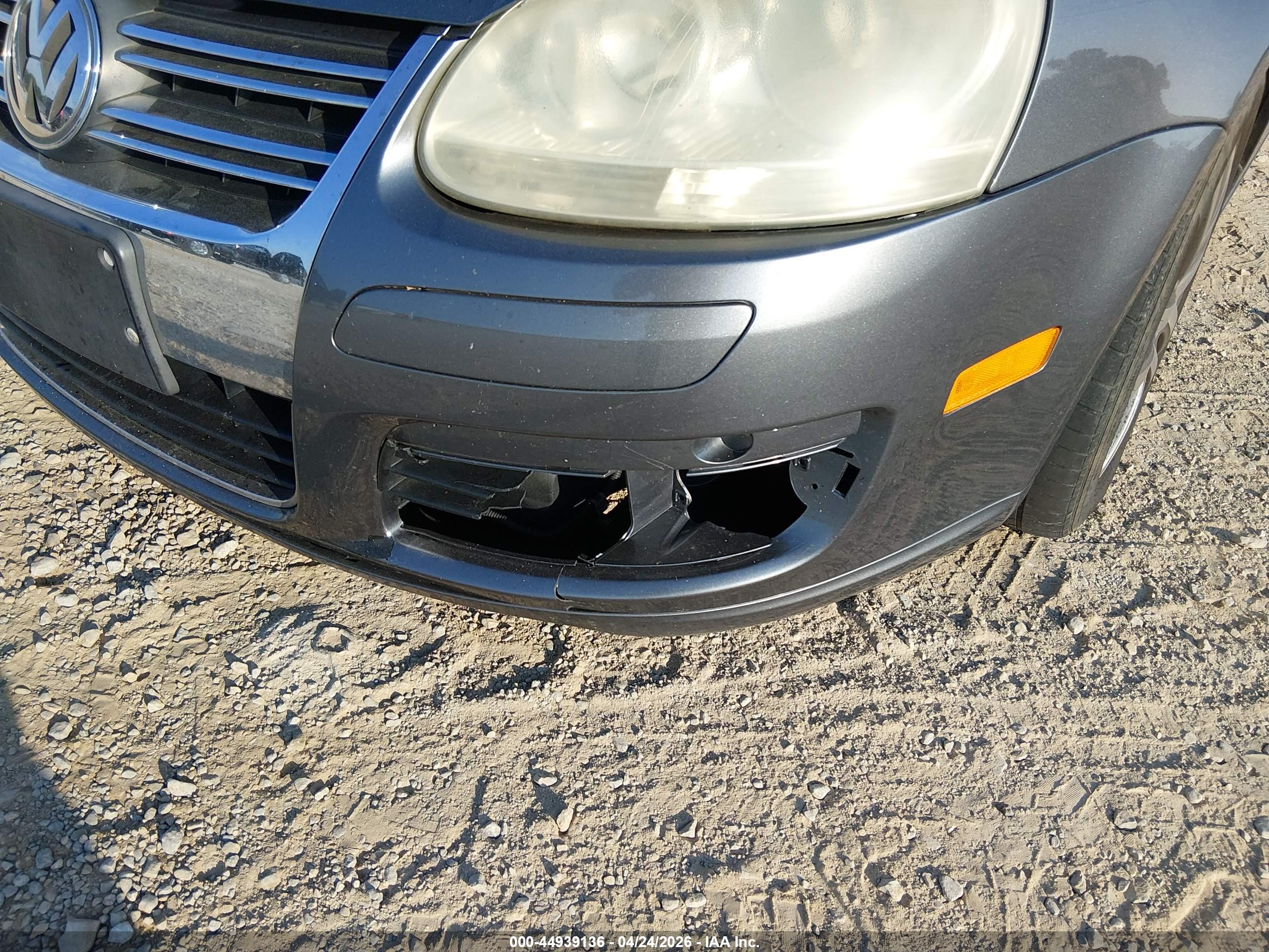 VOLKSWAGEN JETTA image 6