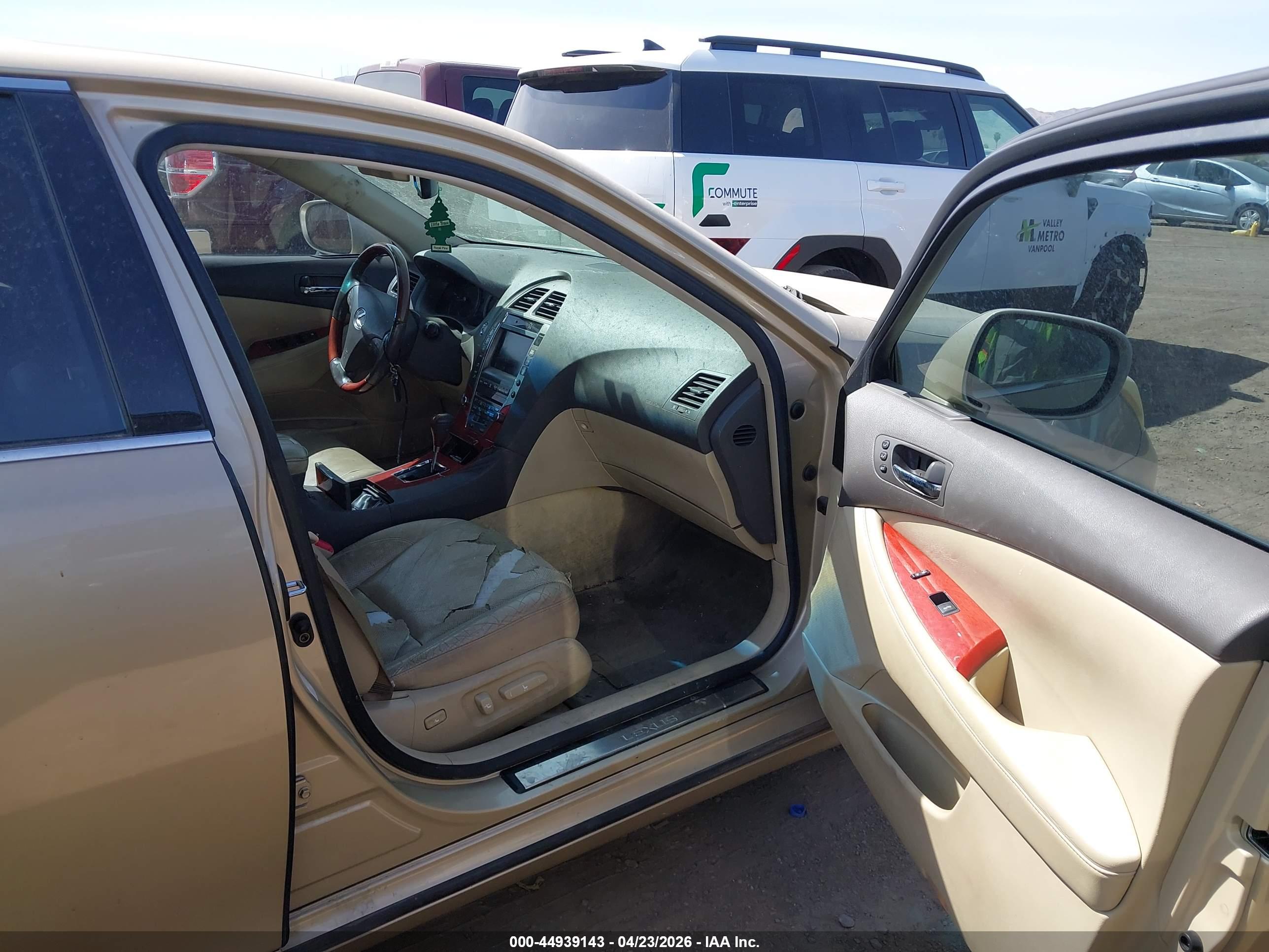 LEXUS ES image 5