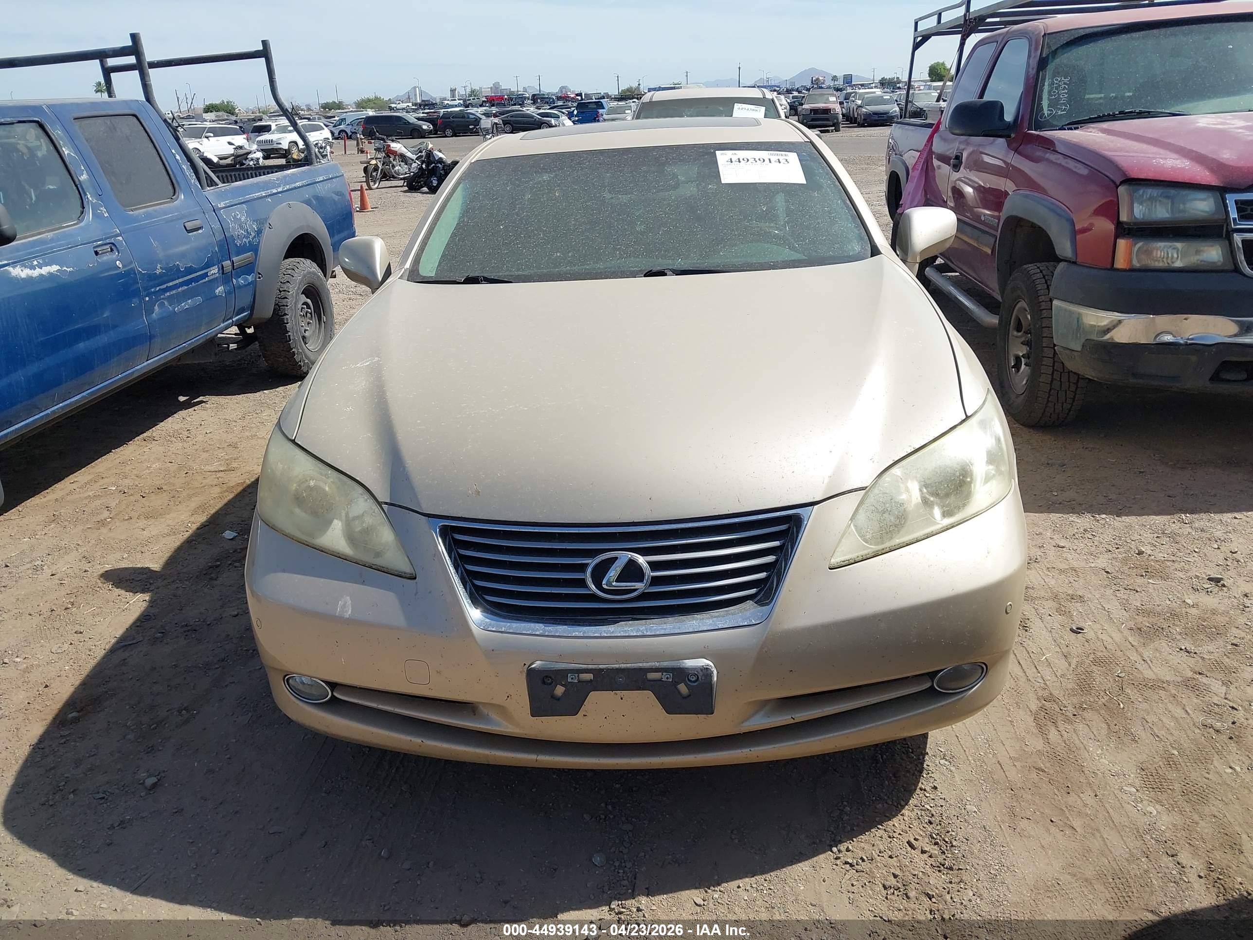 LEXUS ES image 6