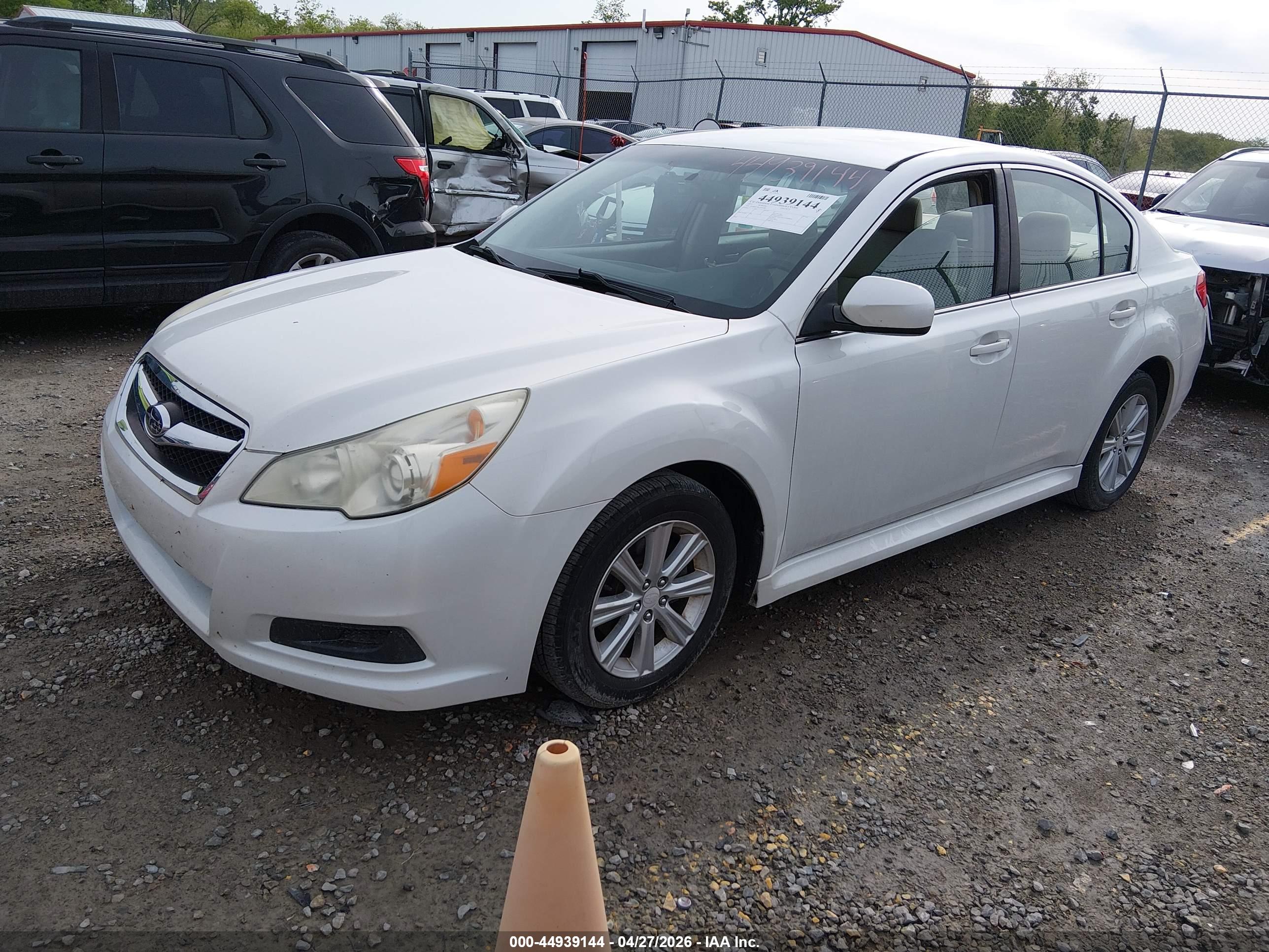 SUBARU LEGACY image 2