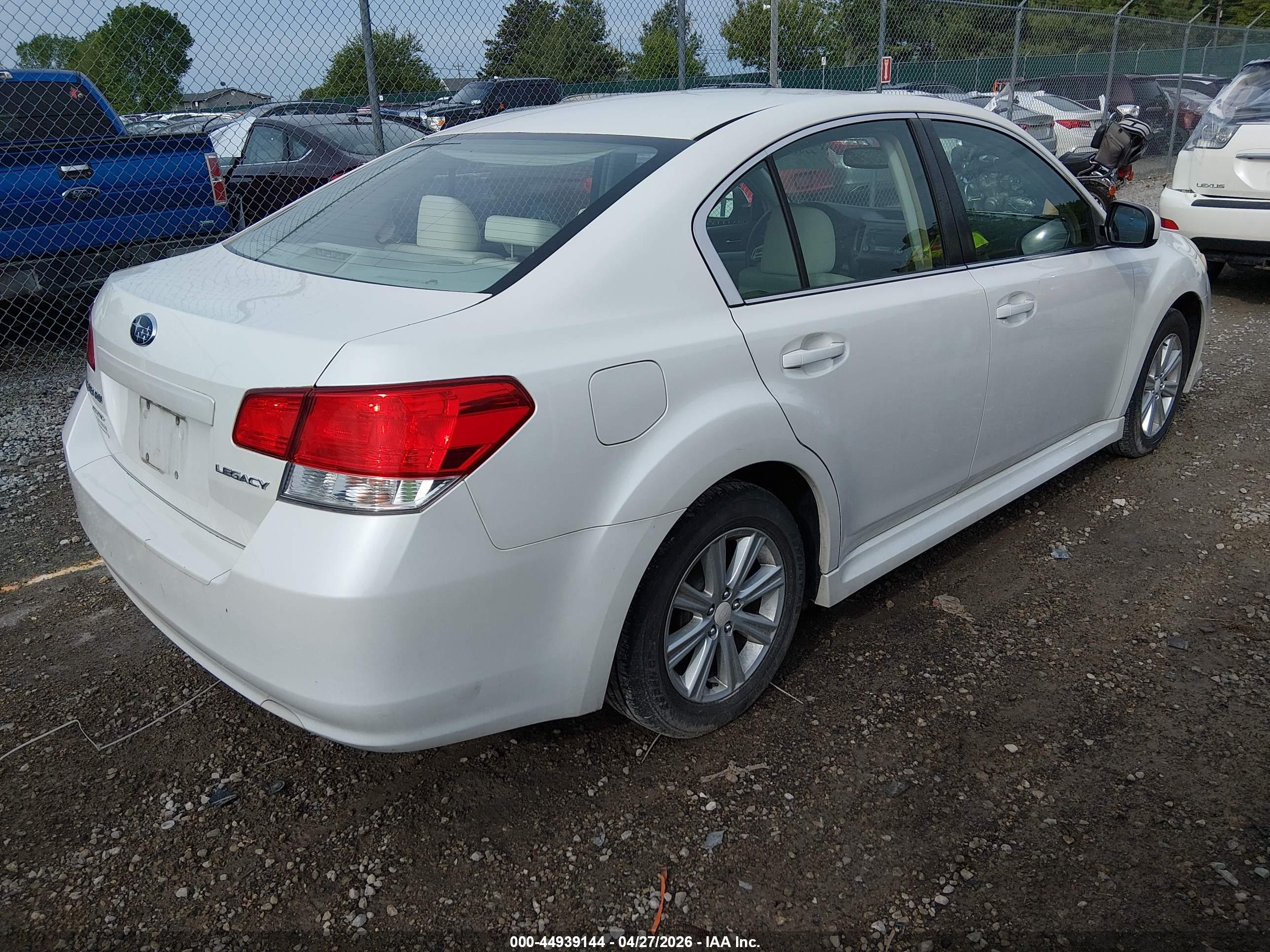 SUBARU LEGACY image 4