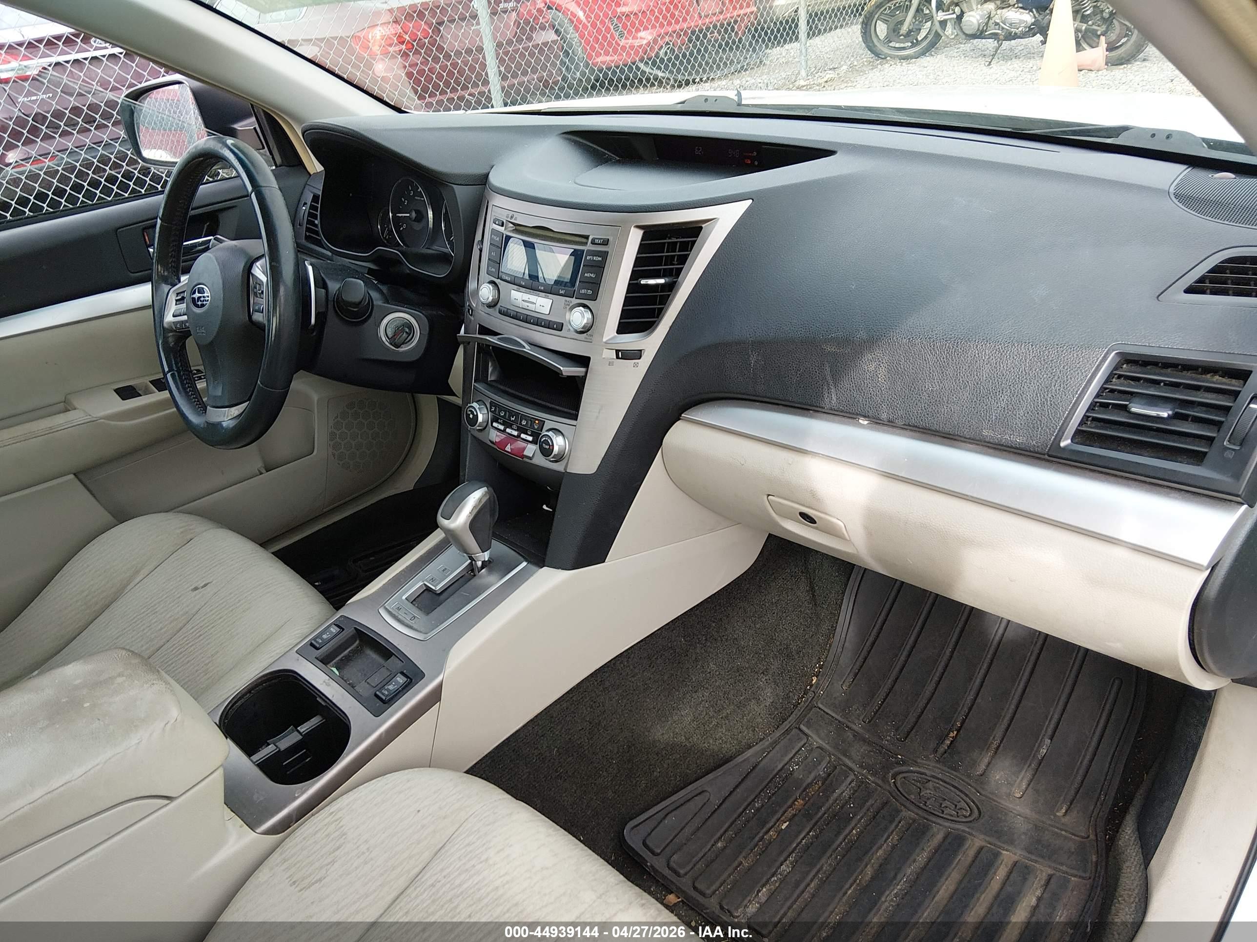 SUBARU LEGACY image 5