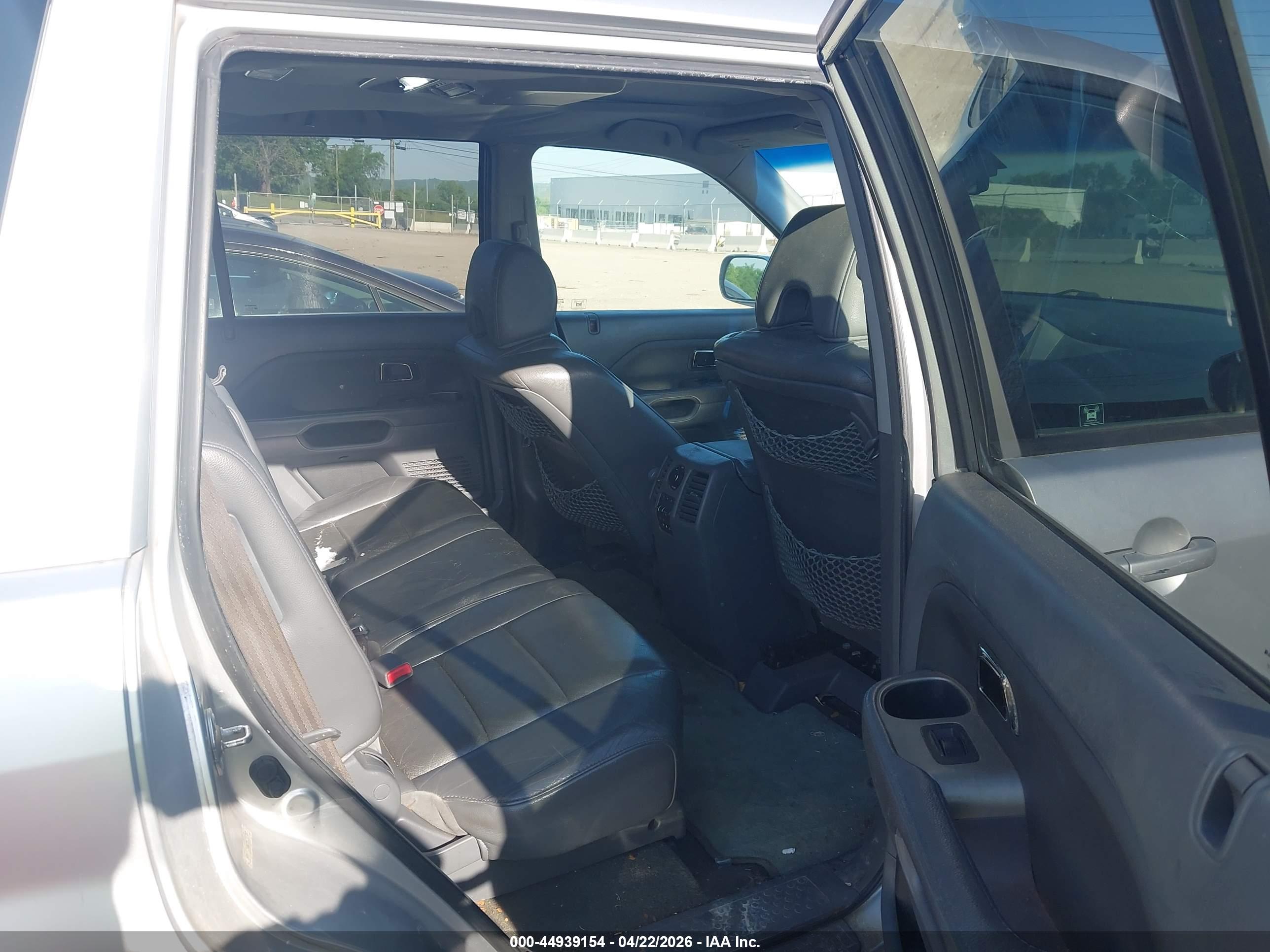 HONDA PILOT image 8