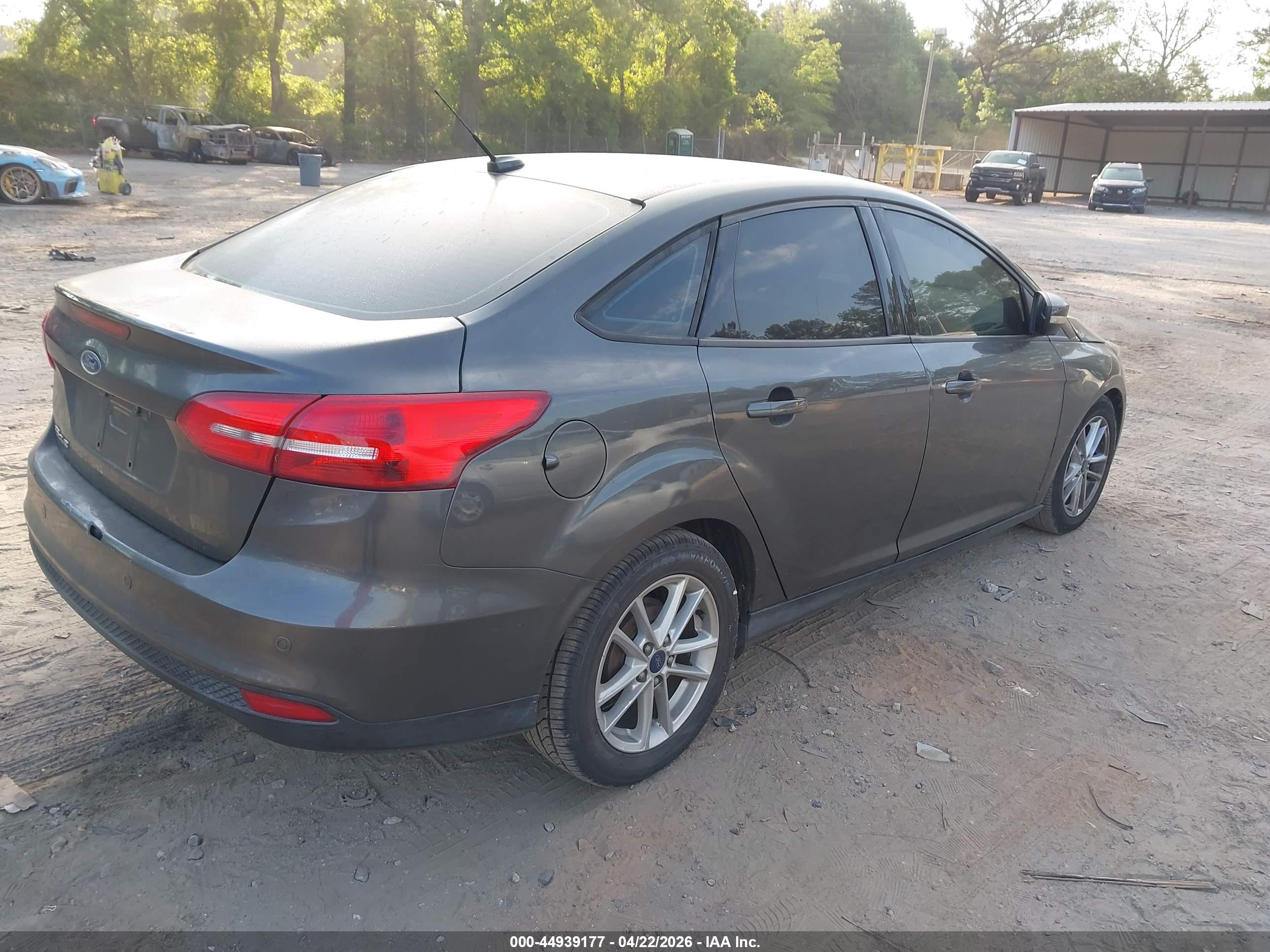 FORD FOCUS image 4
