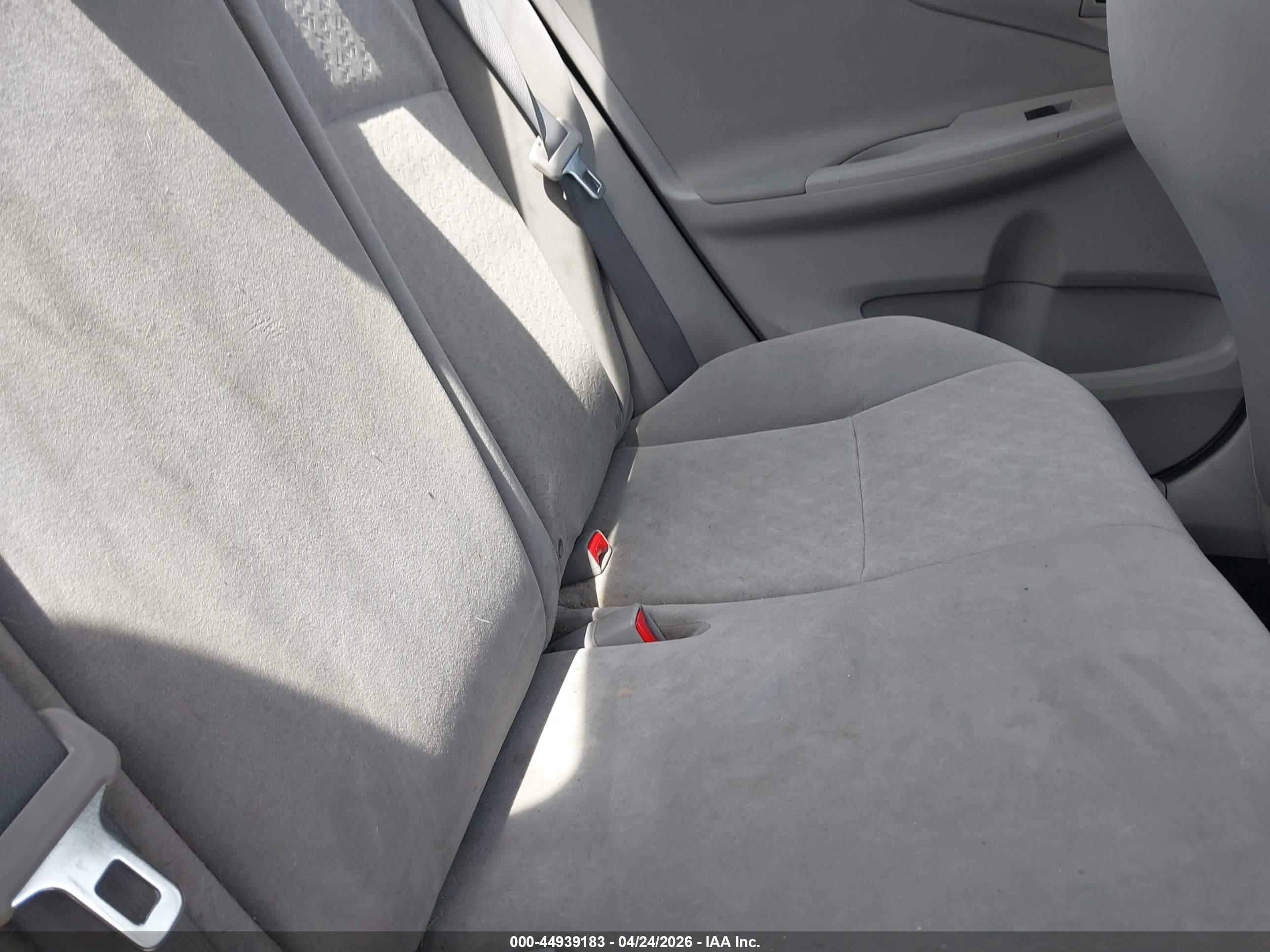TOYOTA COROLLA image 8