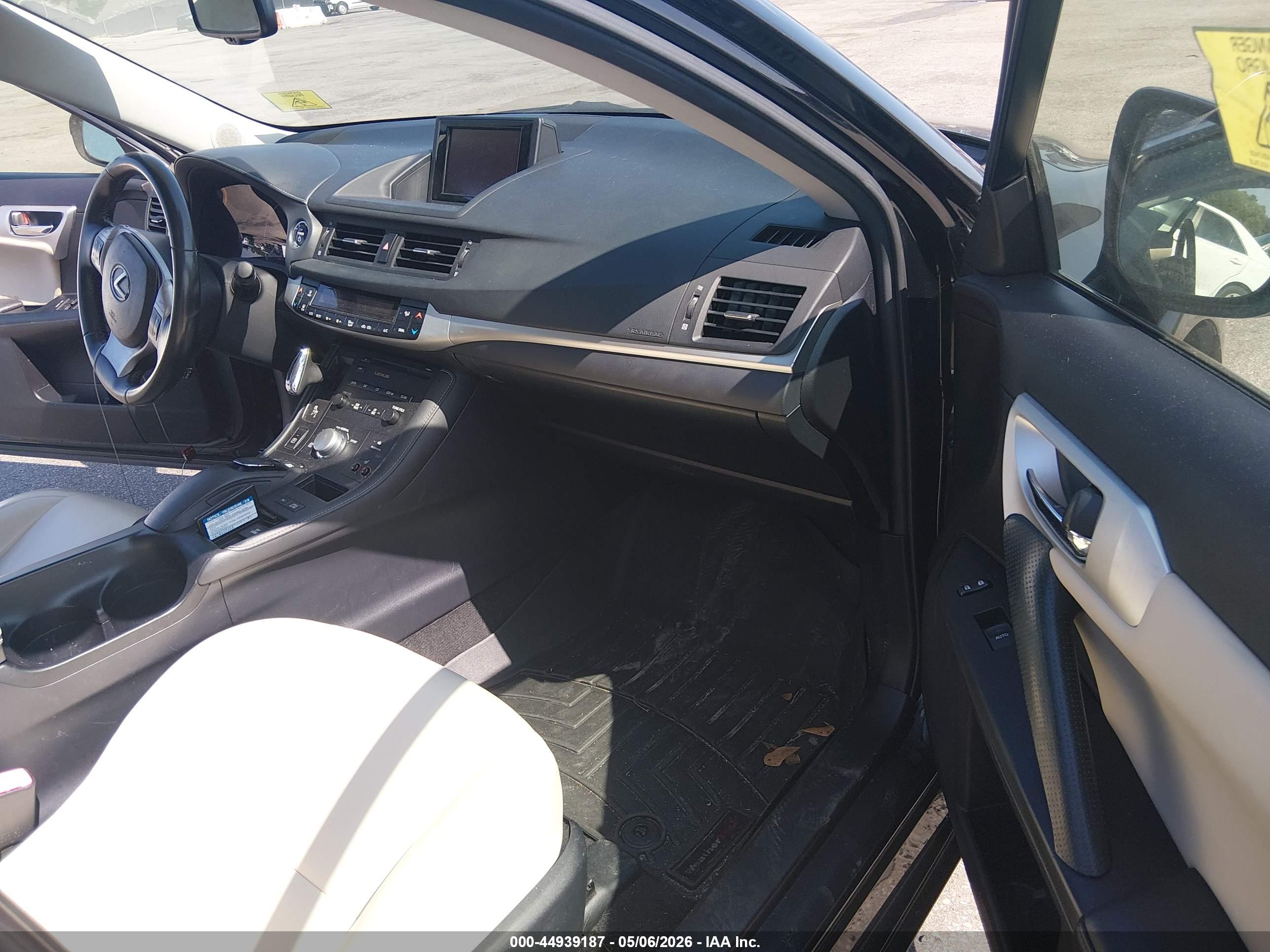 LEXUS CT image 5
