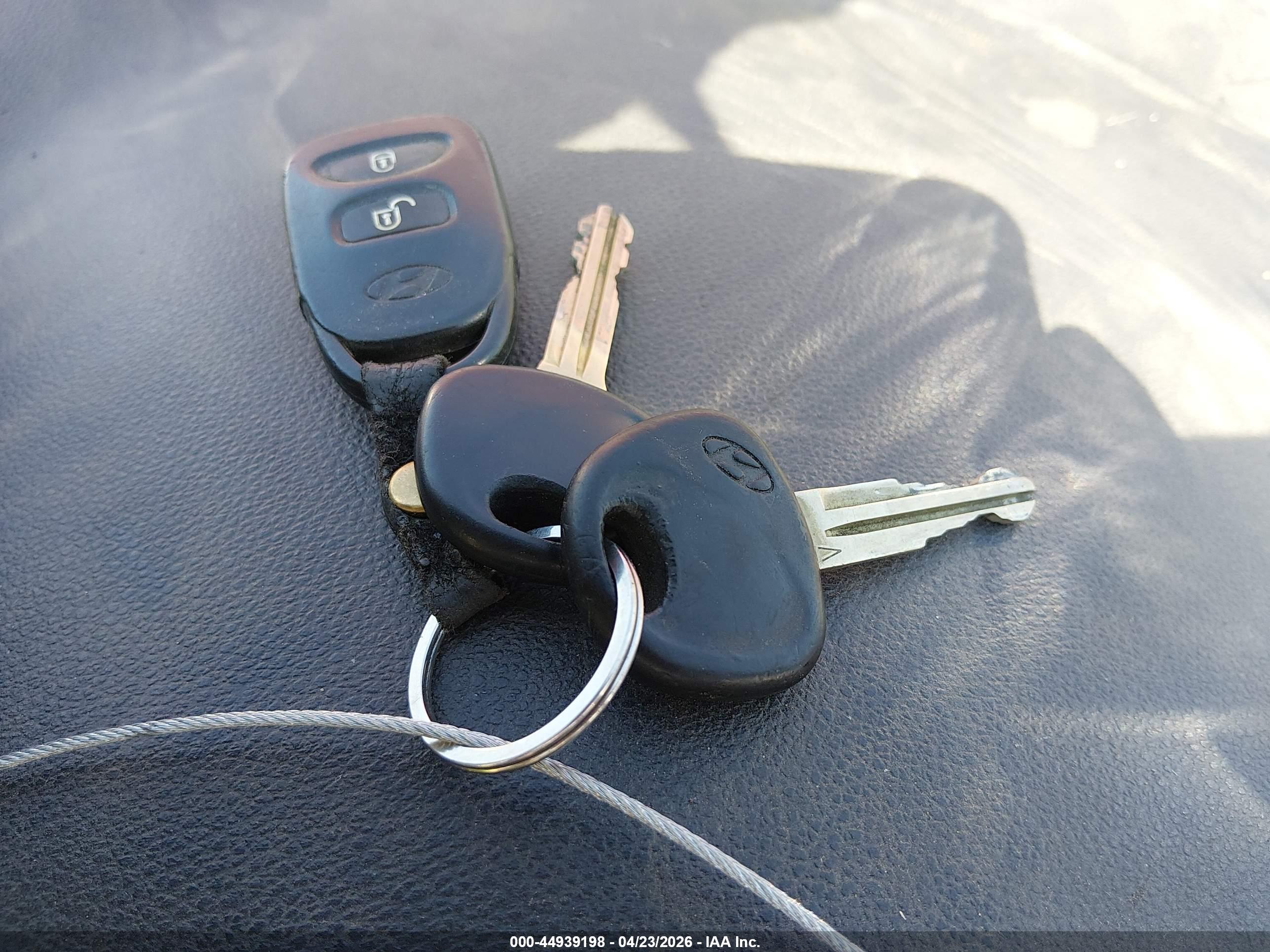 HYUNDAI ACCENT image 11