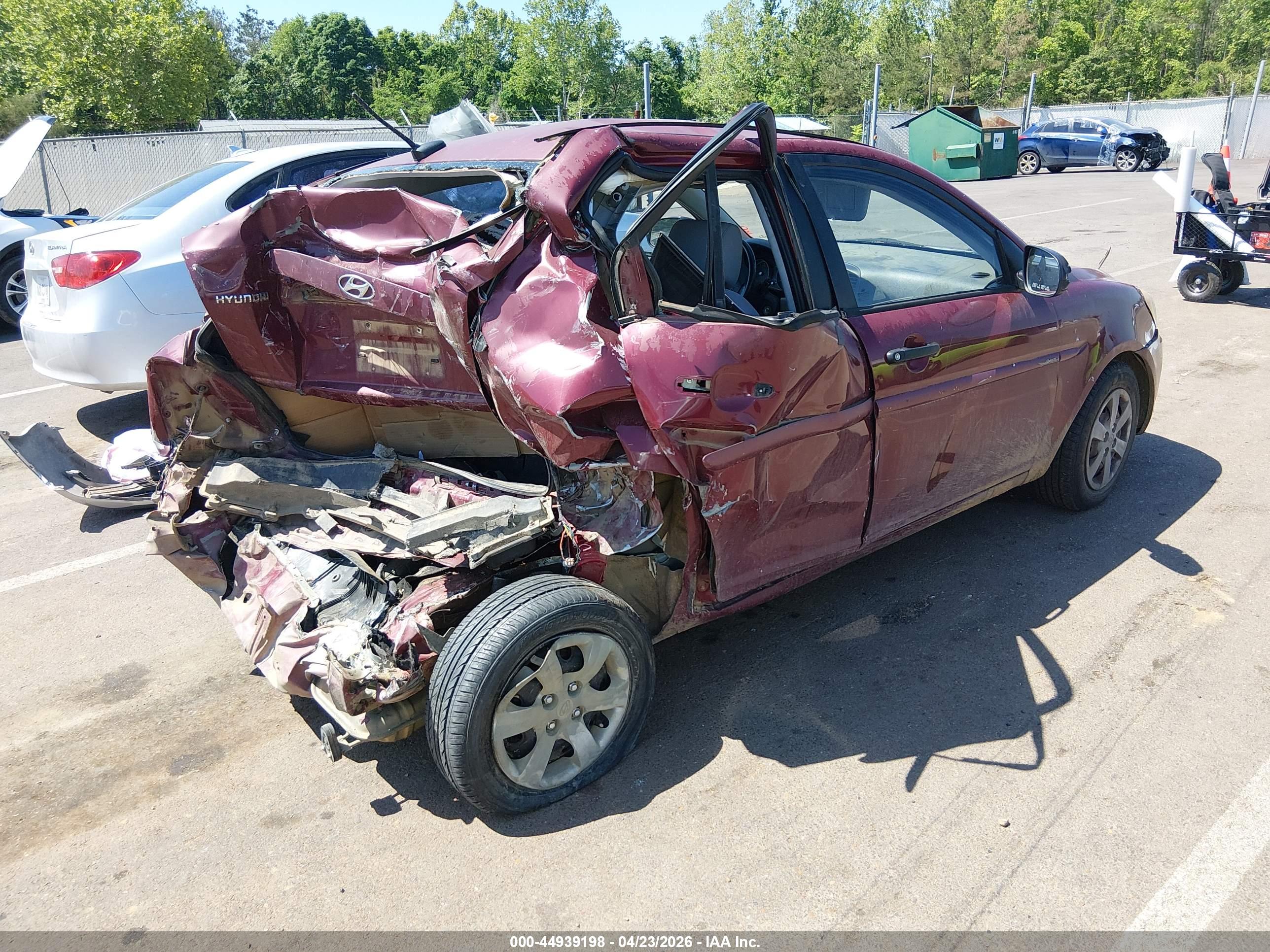 HYUNDAI ACCENT image 4