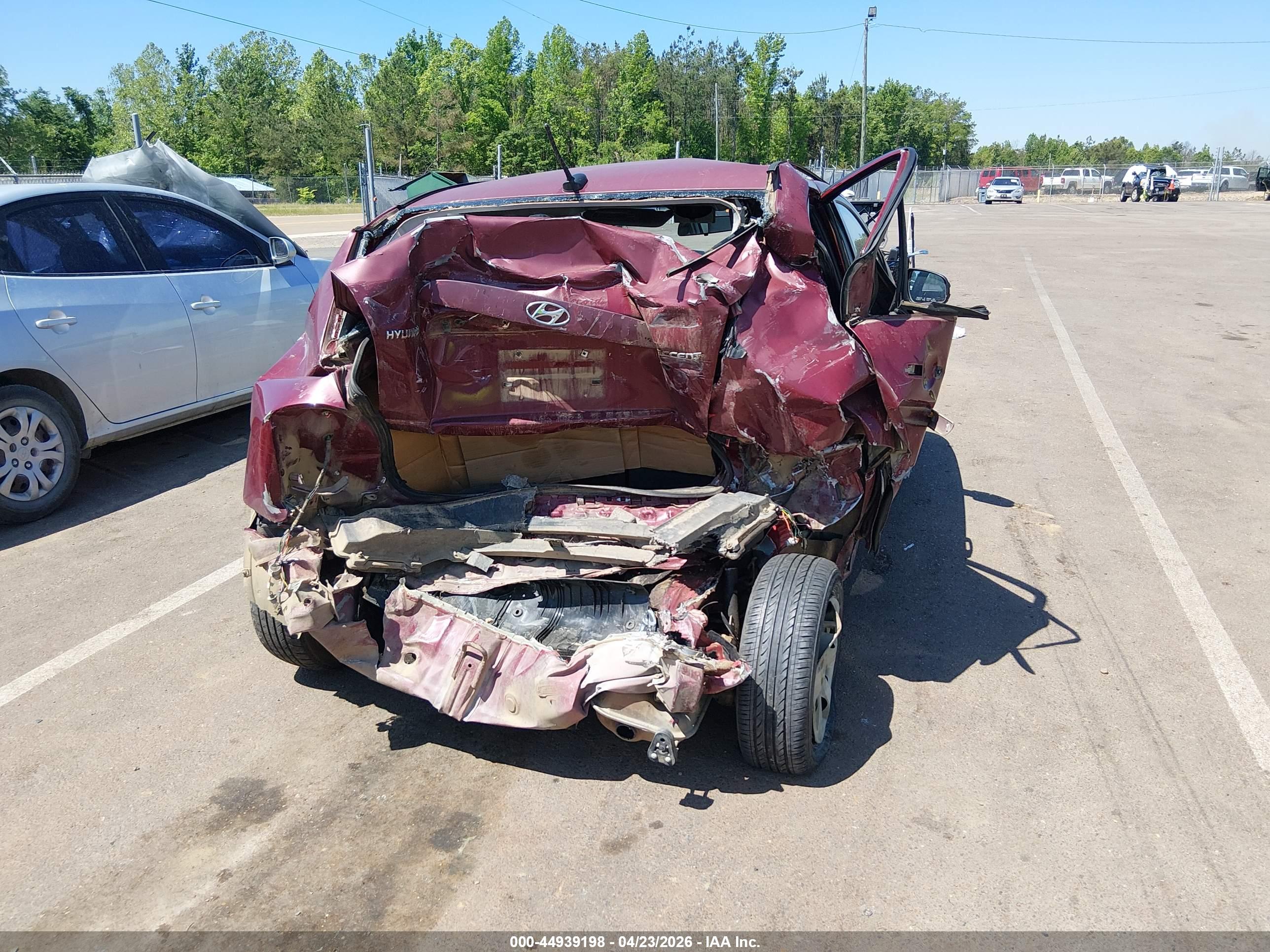 HYUNDAI ACCENT image 6