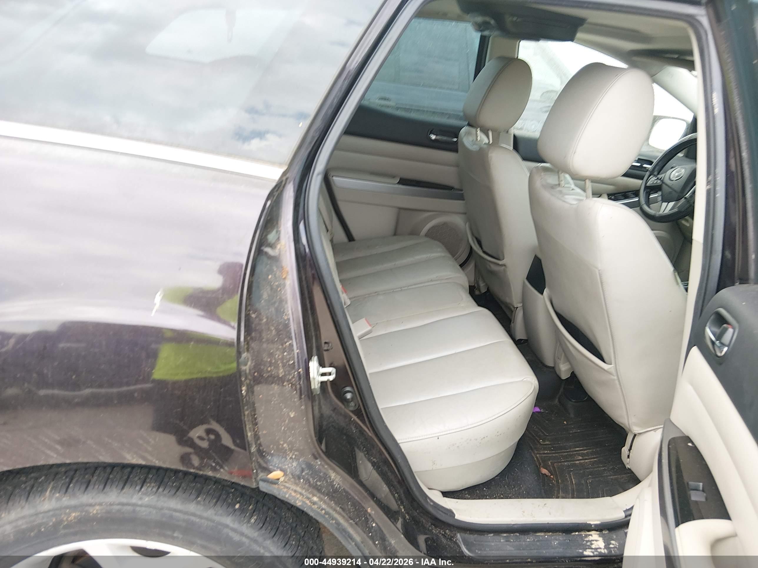 MAZDA CX-7 image 8