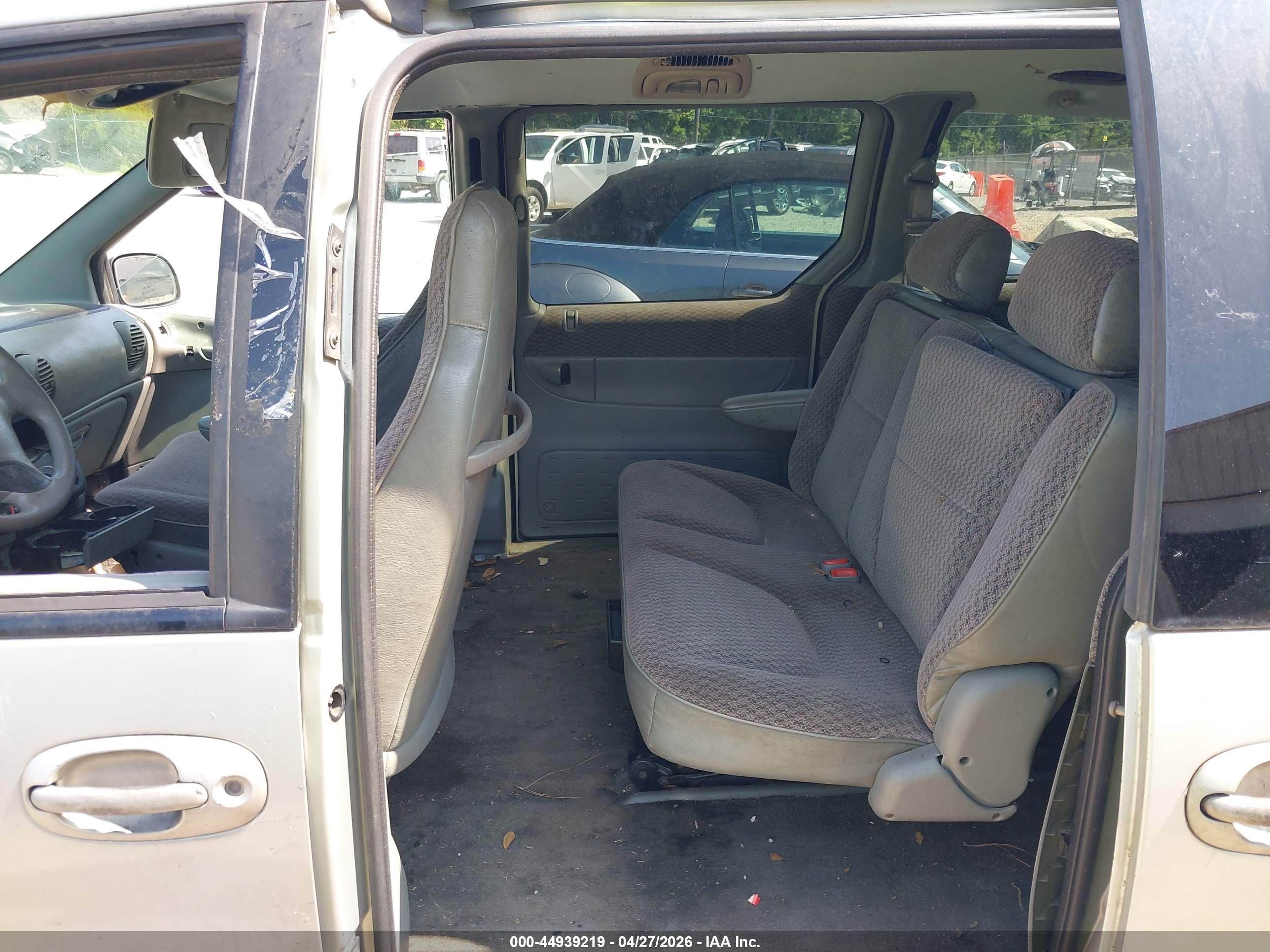 CHRYSLER GRAND image 8