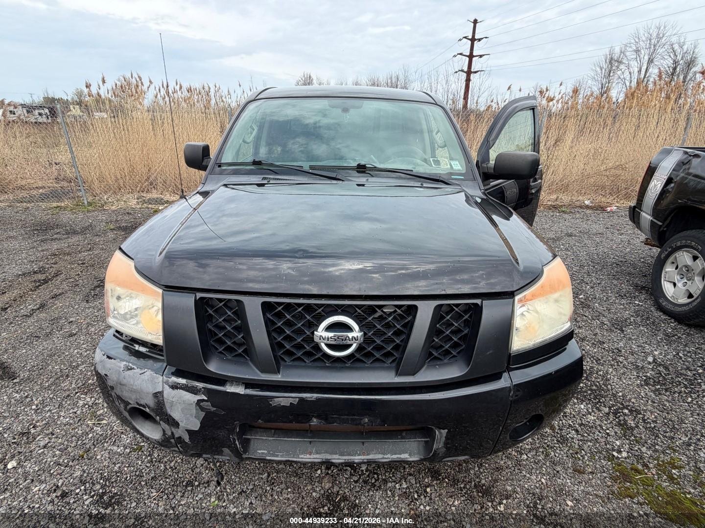 NISSAN TITAN image 6