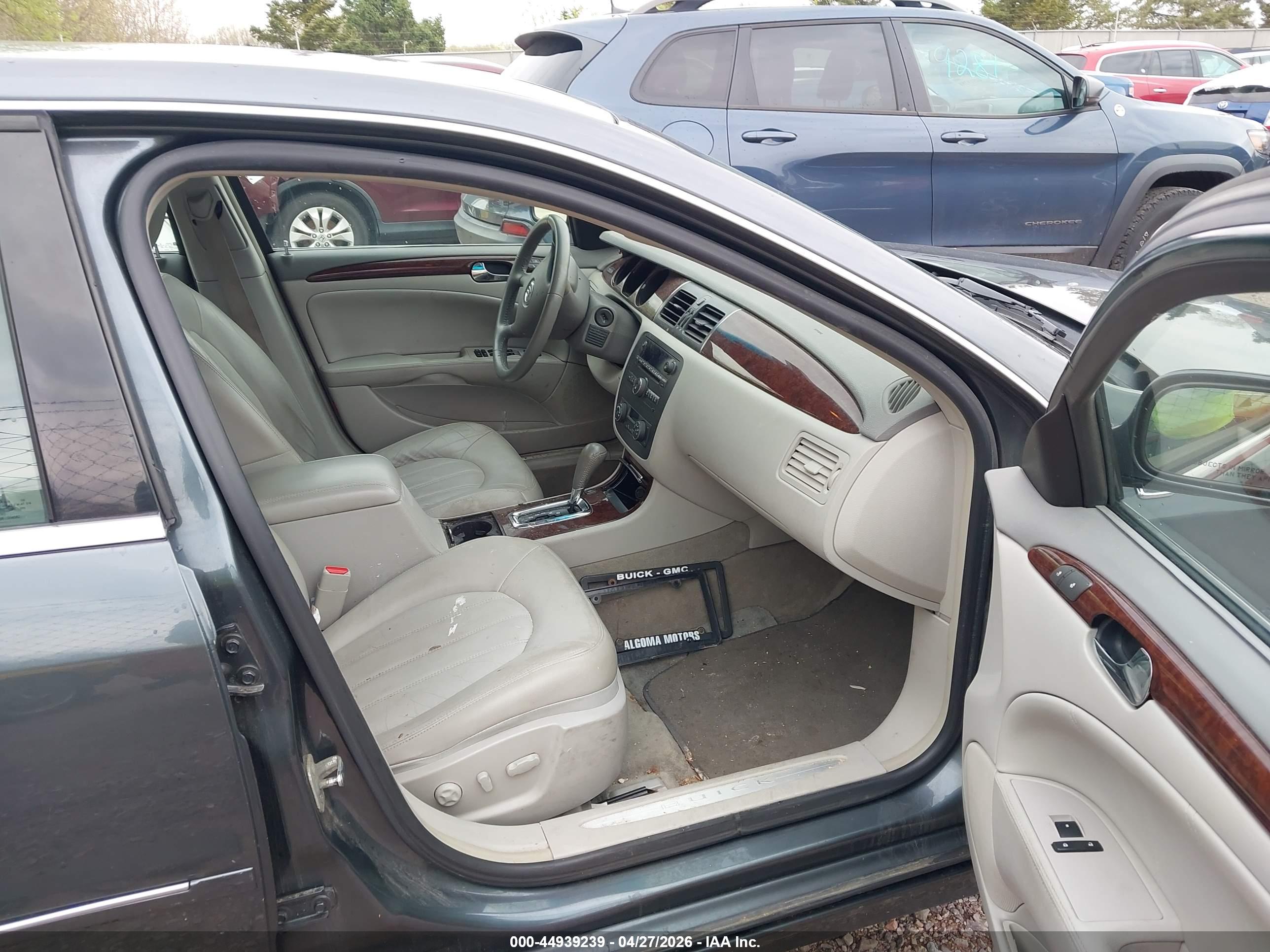 BUICK LUCERNE image 5