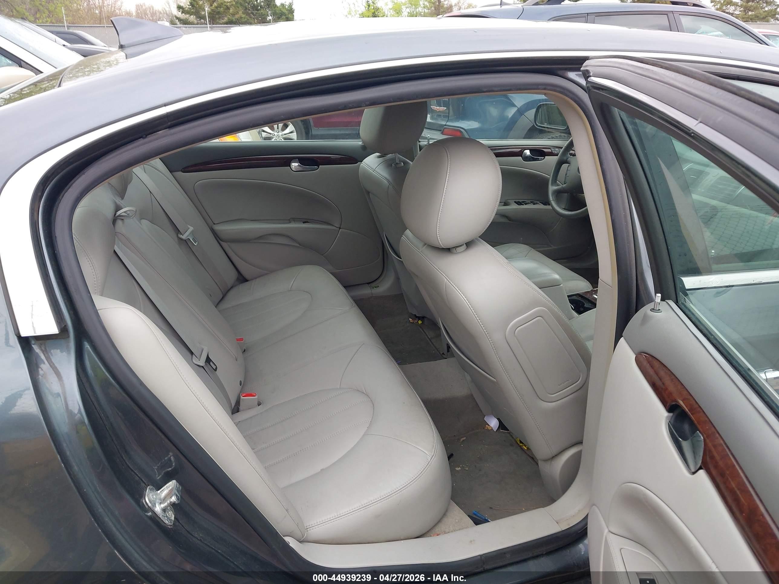 BUICK LUCERNE image 8