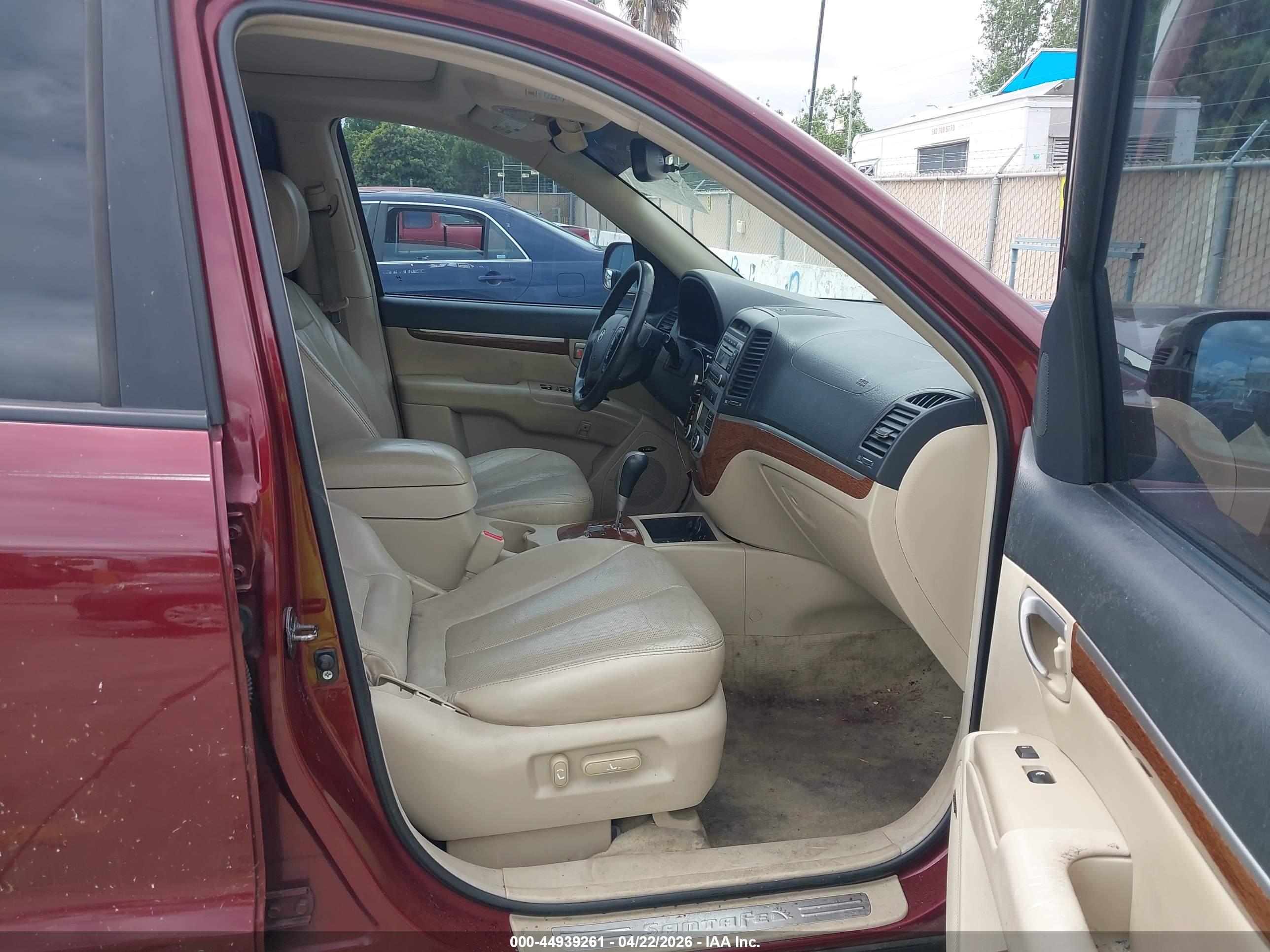 HYUNDAI SANTA image 5