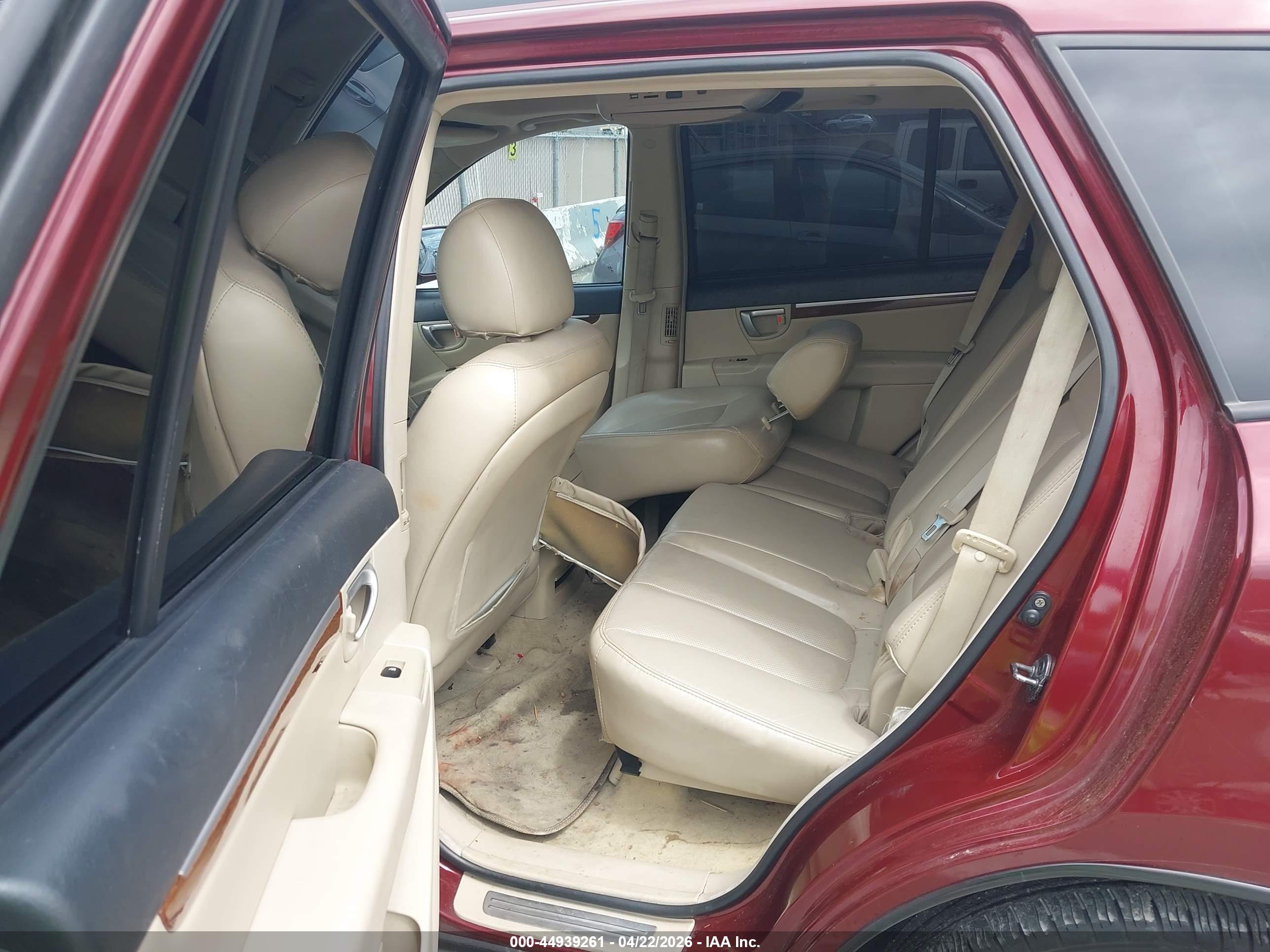 HYUNDAI SANTA image 8