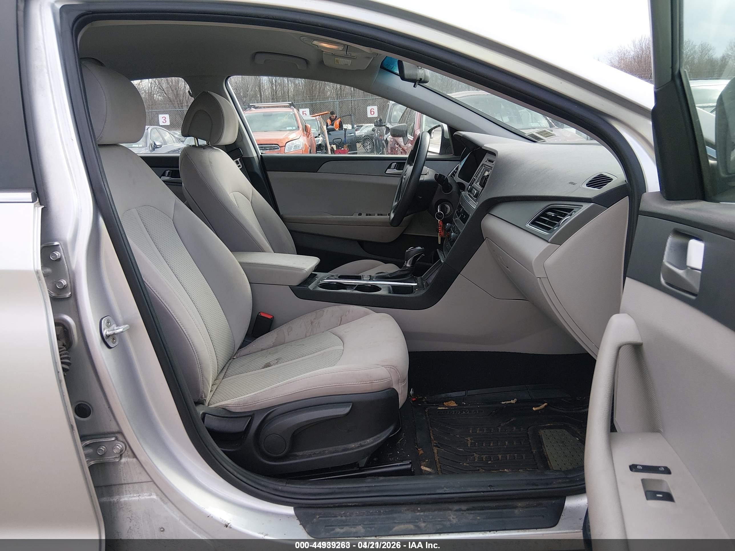 HYUNDAI SONATA image 5