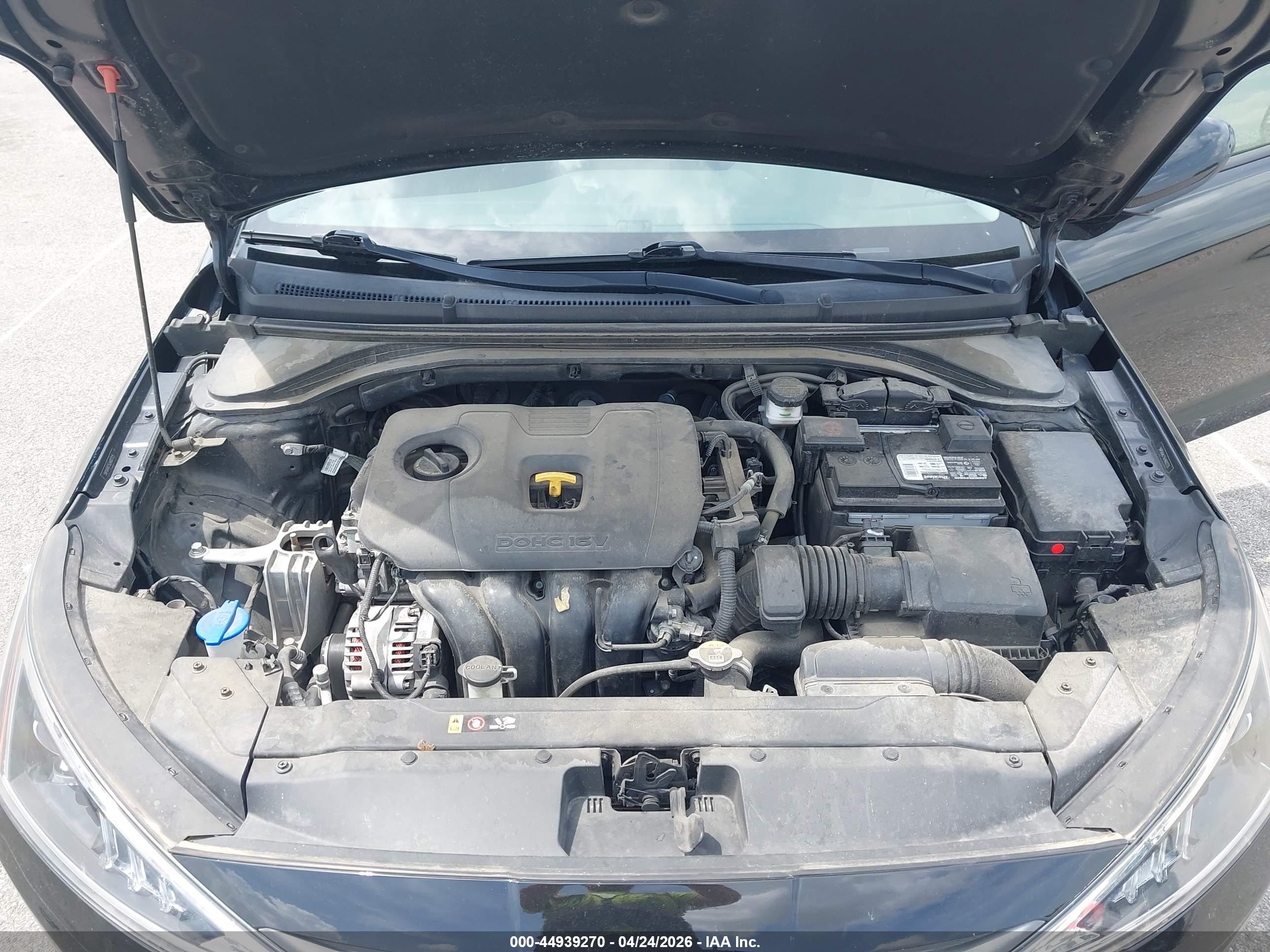 HYUNDAI ELANTRA image 10