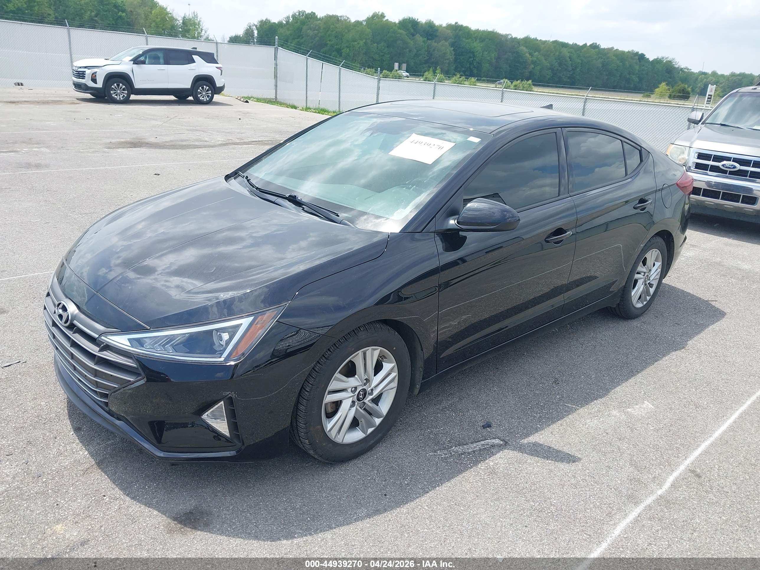 HYUNDAI ELANTRA image 2