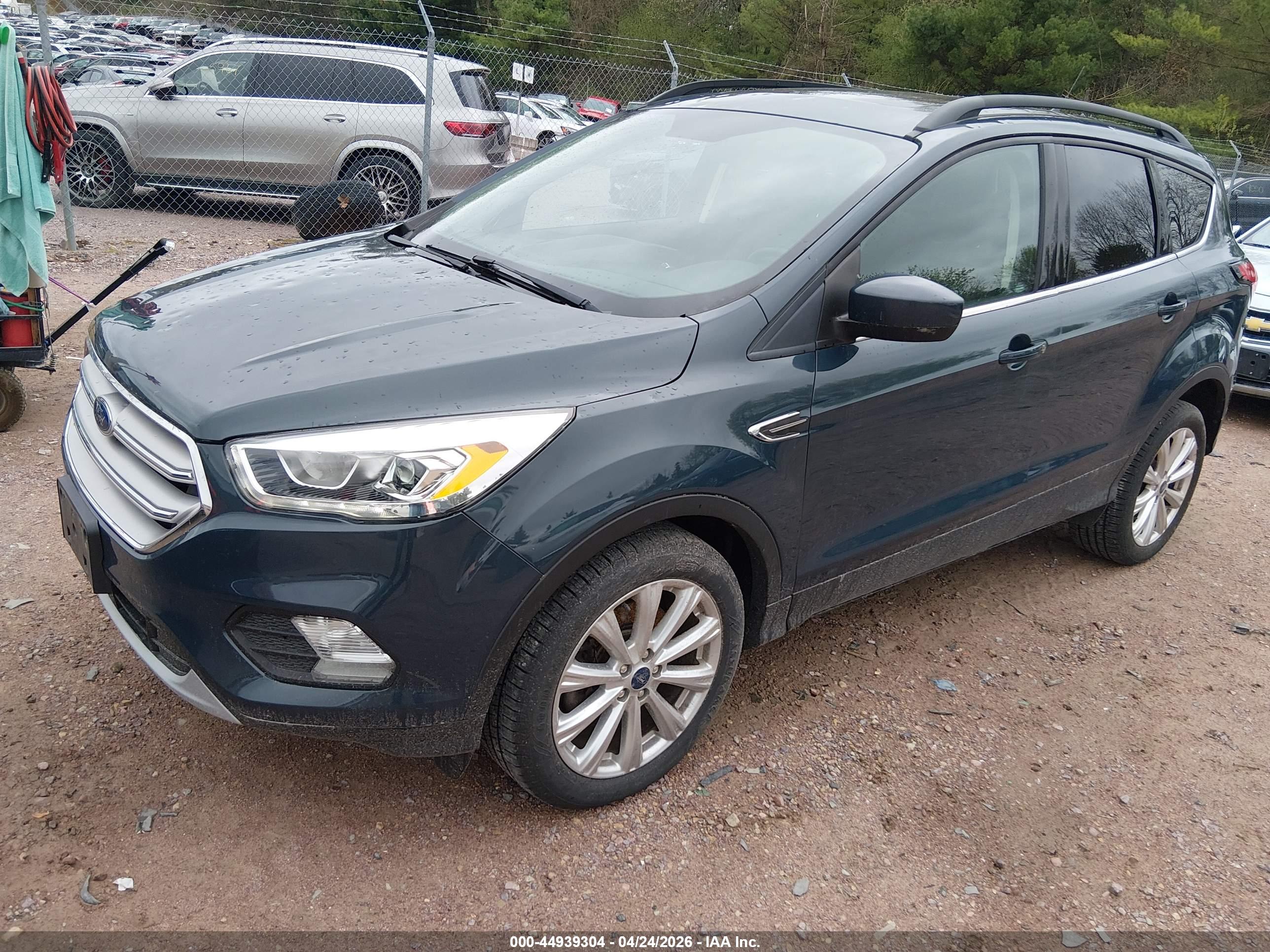 FORD ESCAPE image 2