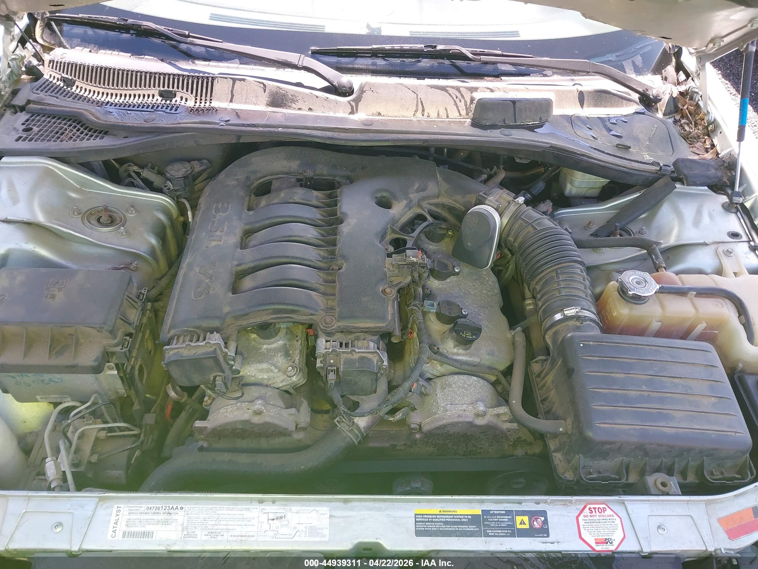 CHRYSLER 300 image 10
