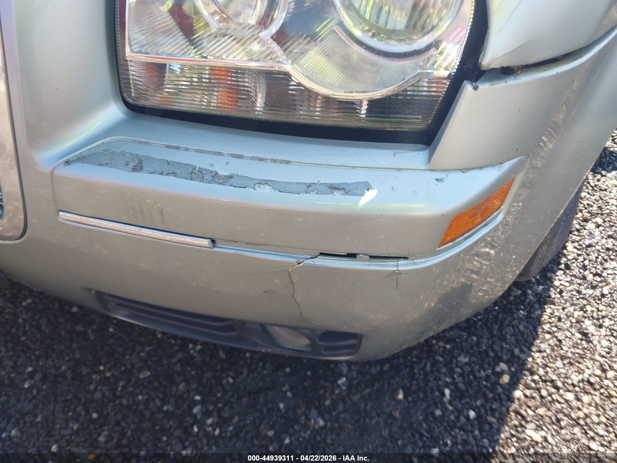 CHRYSLER 300 image 6