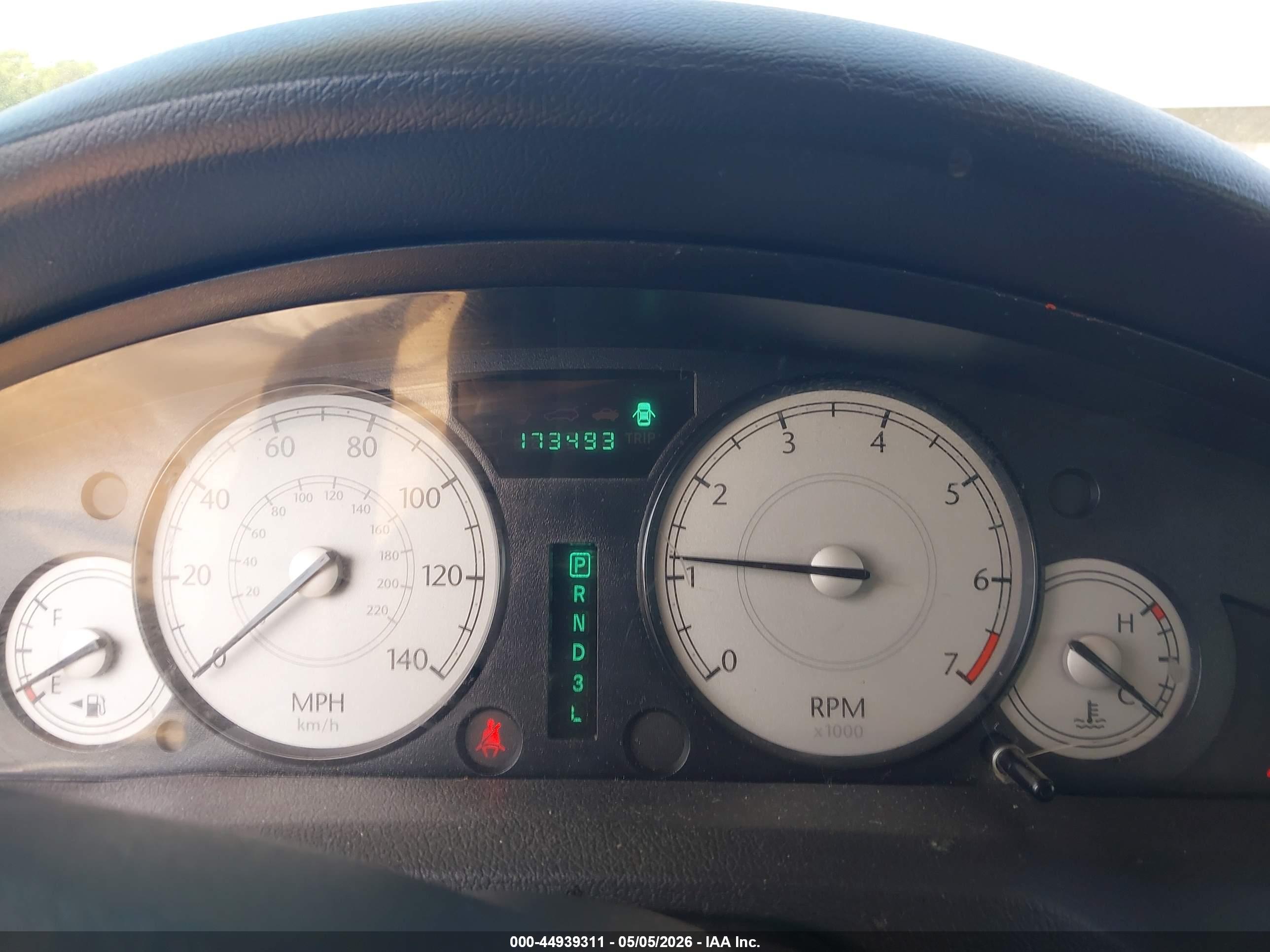 CHRYSLER 300 image 7