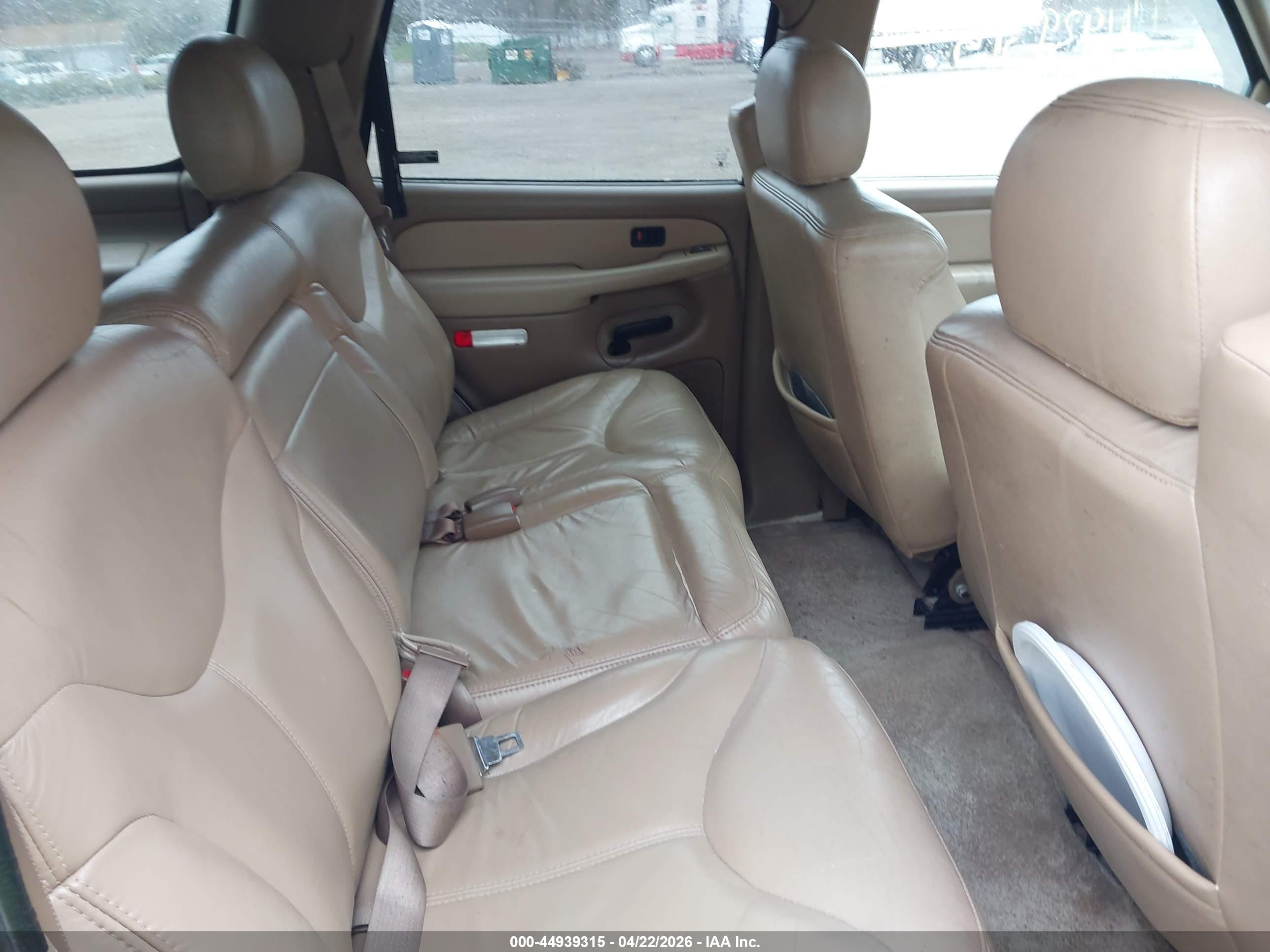 GMC YUKON image 8