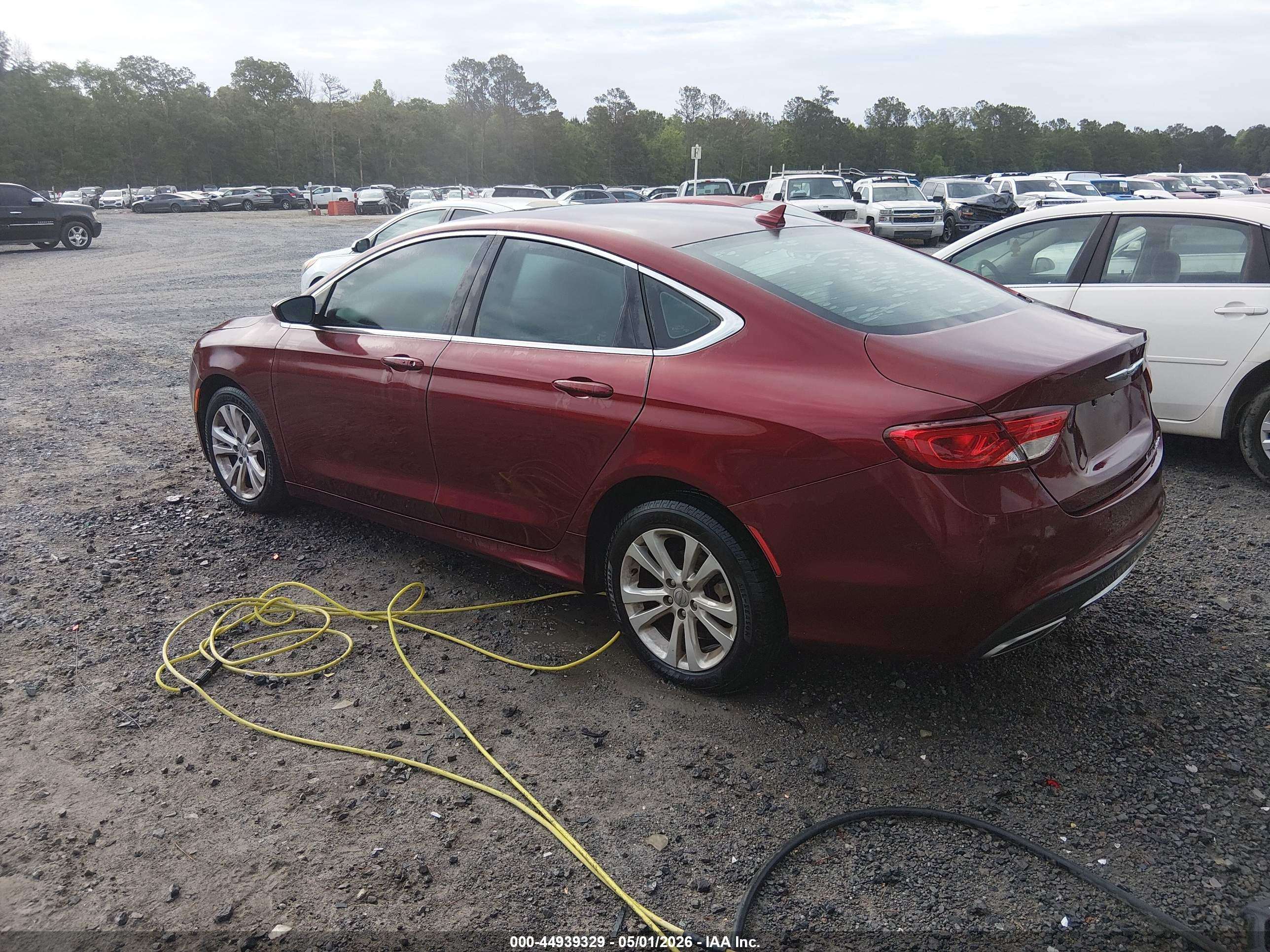 CHRYSLER 200 image 3