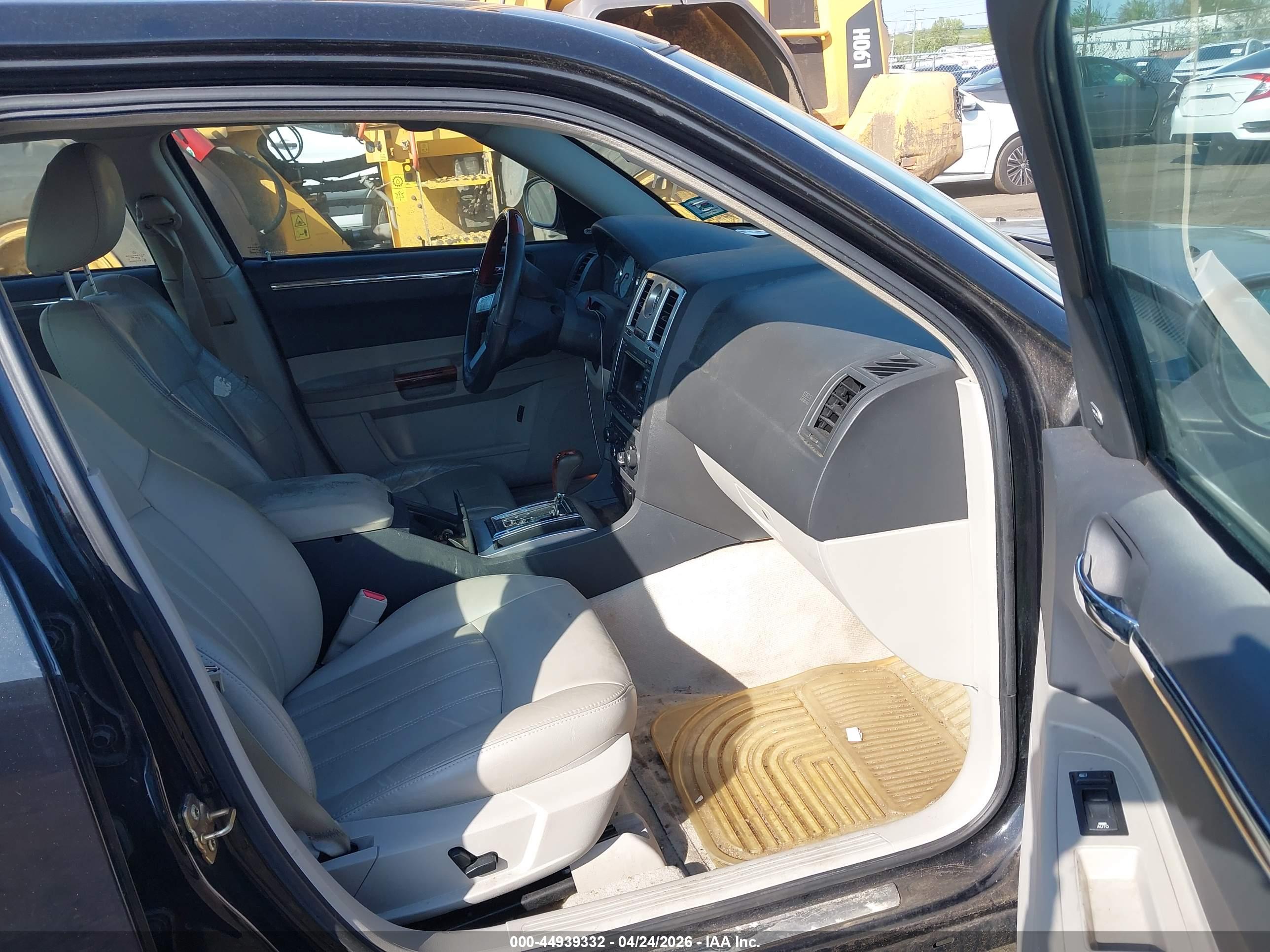 CHRYSLER 300C image 5