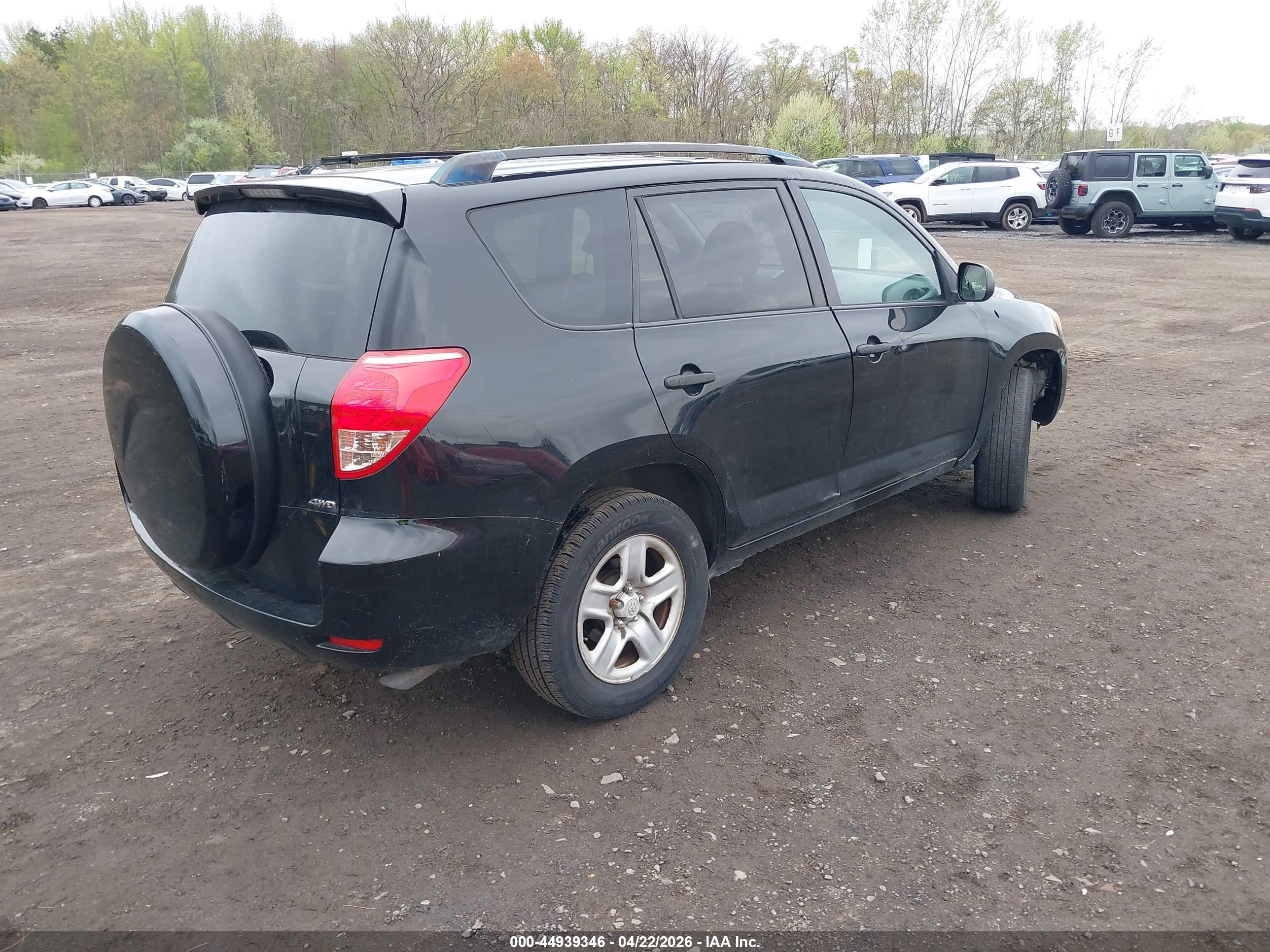 TOYOTA RAV4 image 4