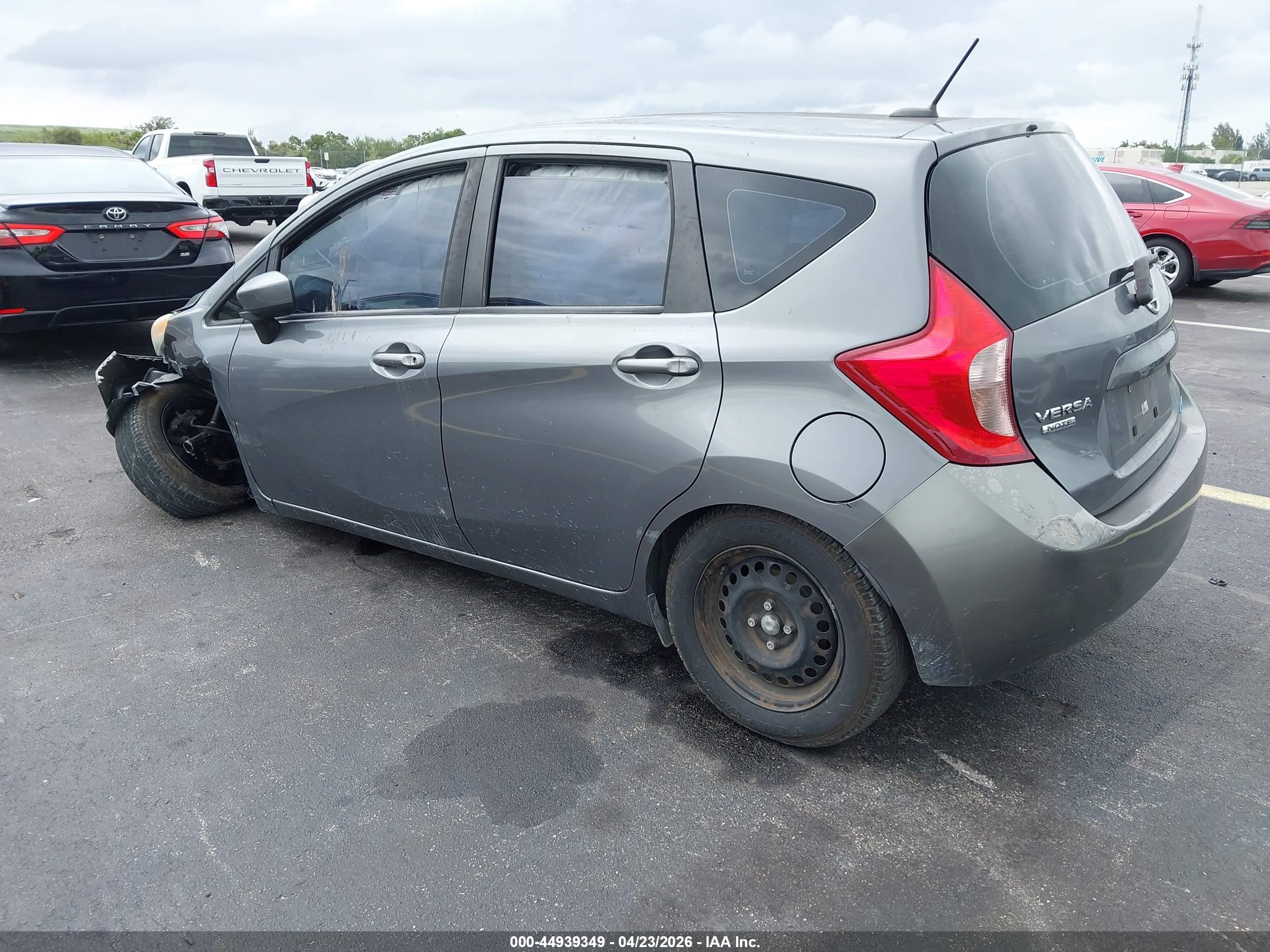 NISSAN VERSA image 3