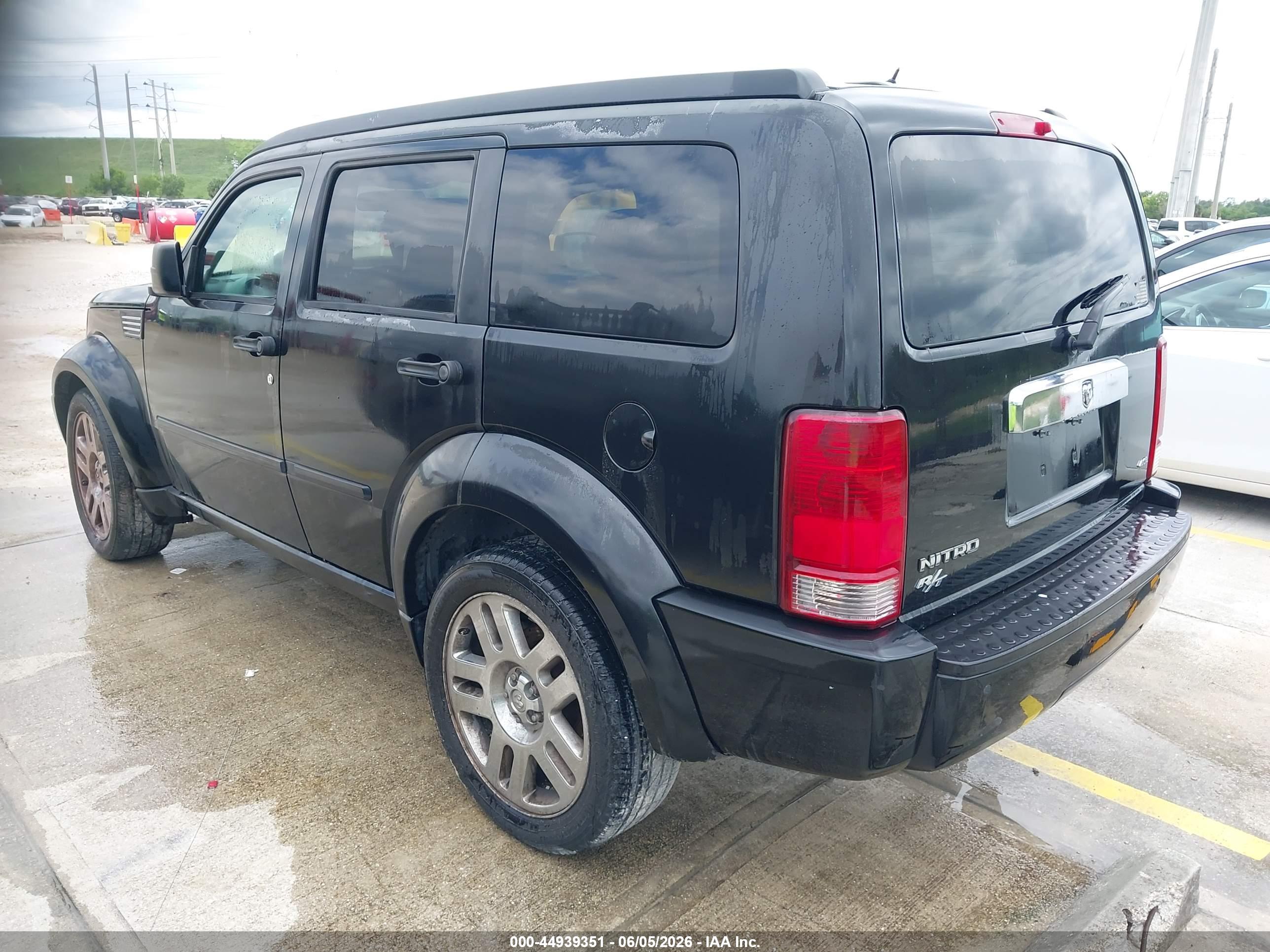 DODGE NITRO image 3