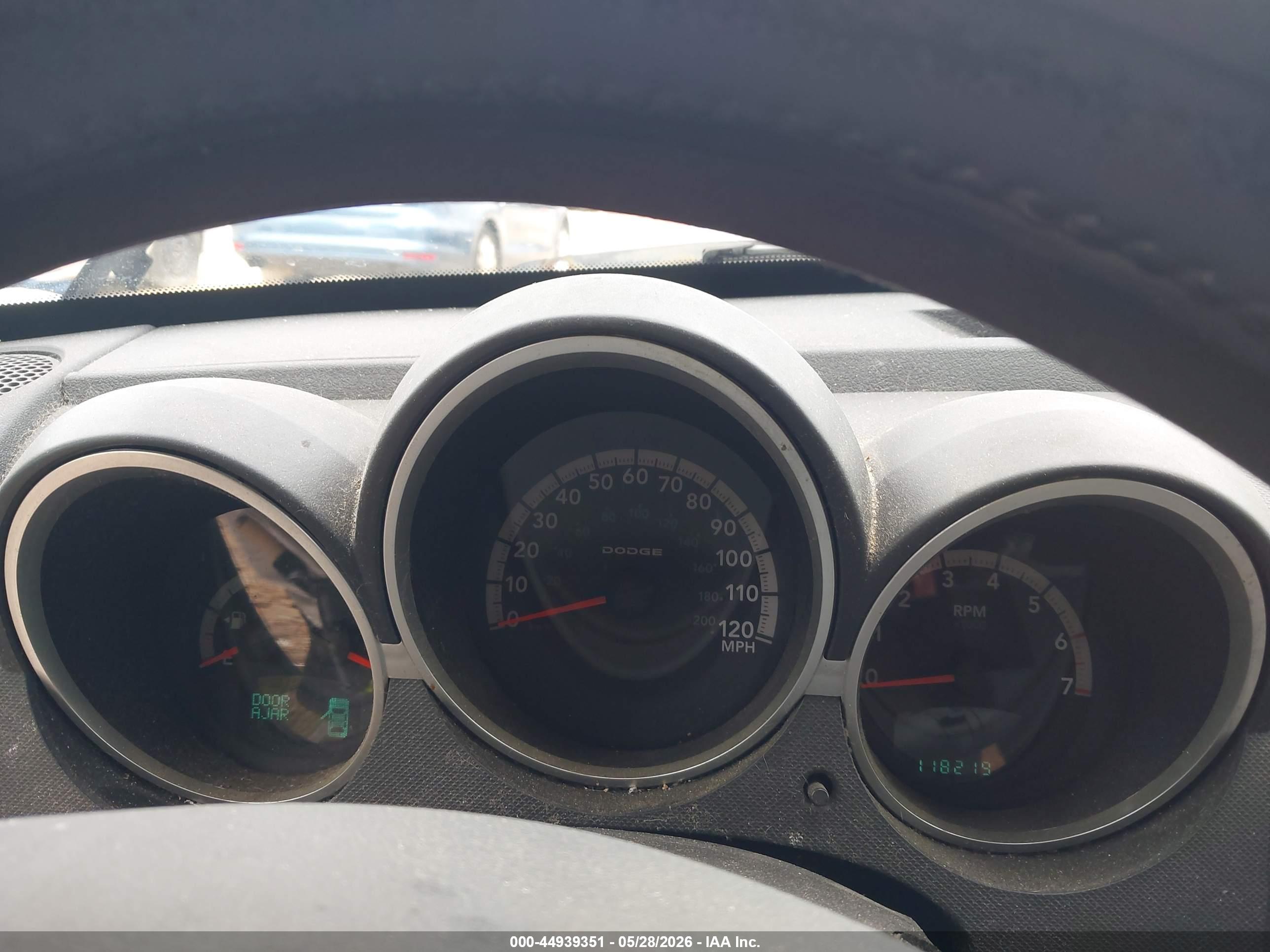 DODGE NITRO image 7