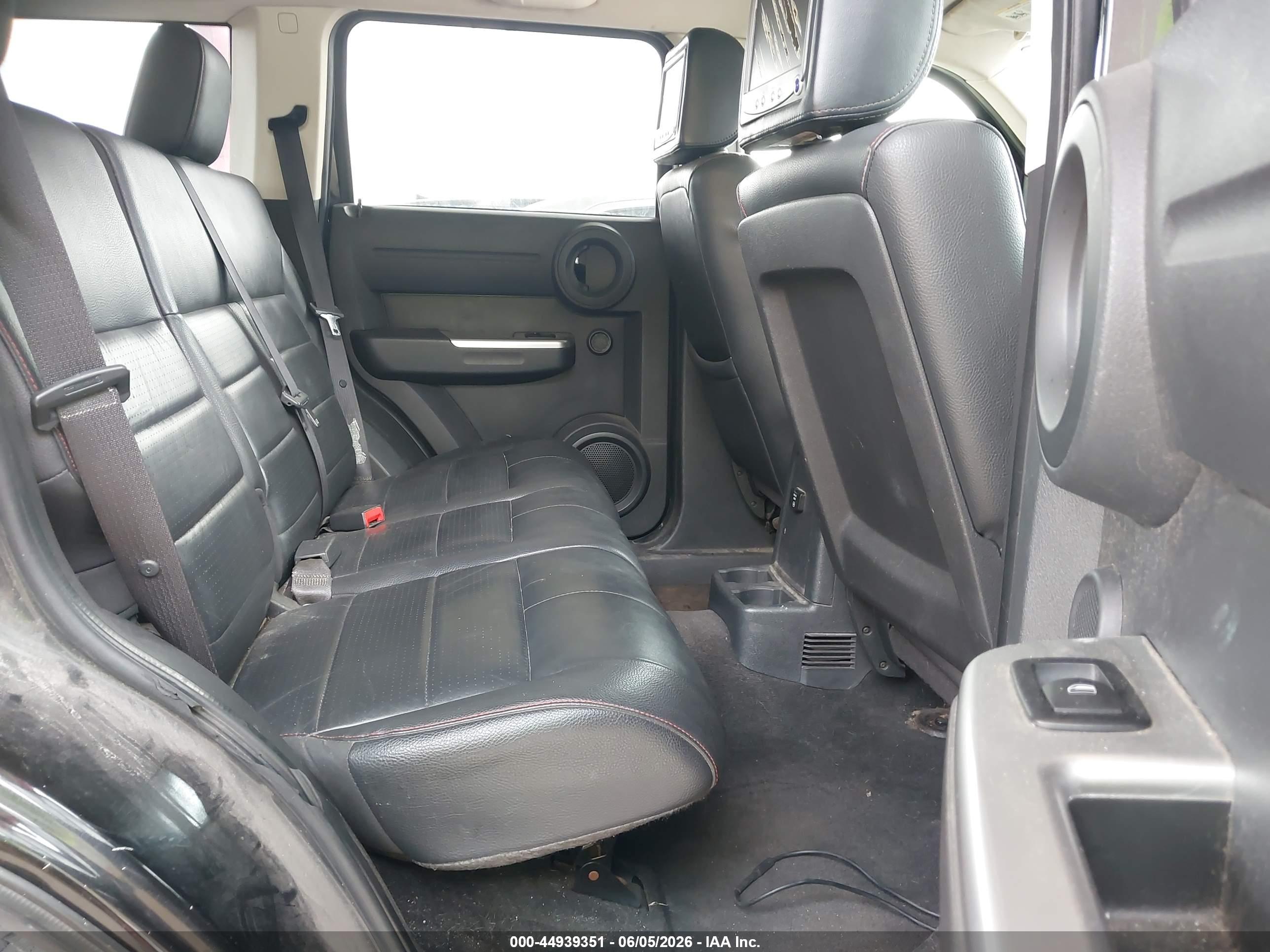 DODGE NITRO image 8