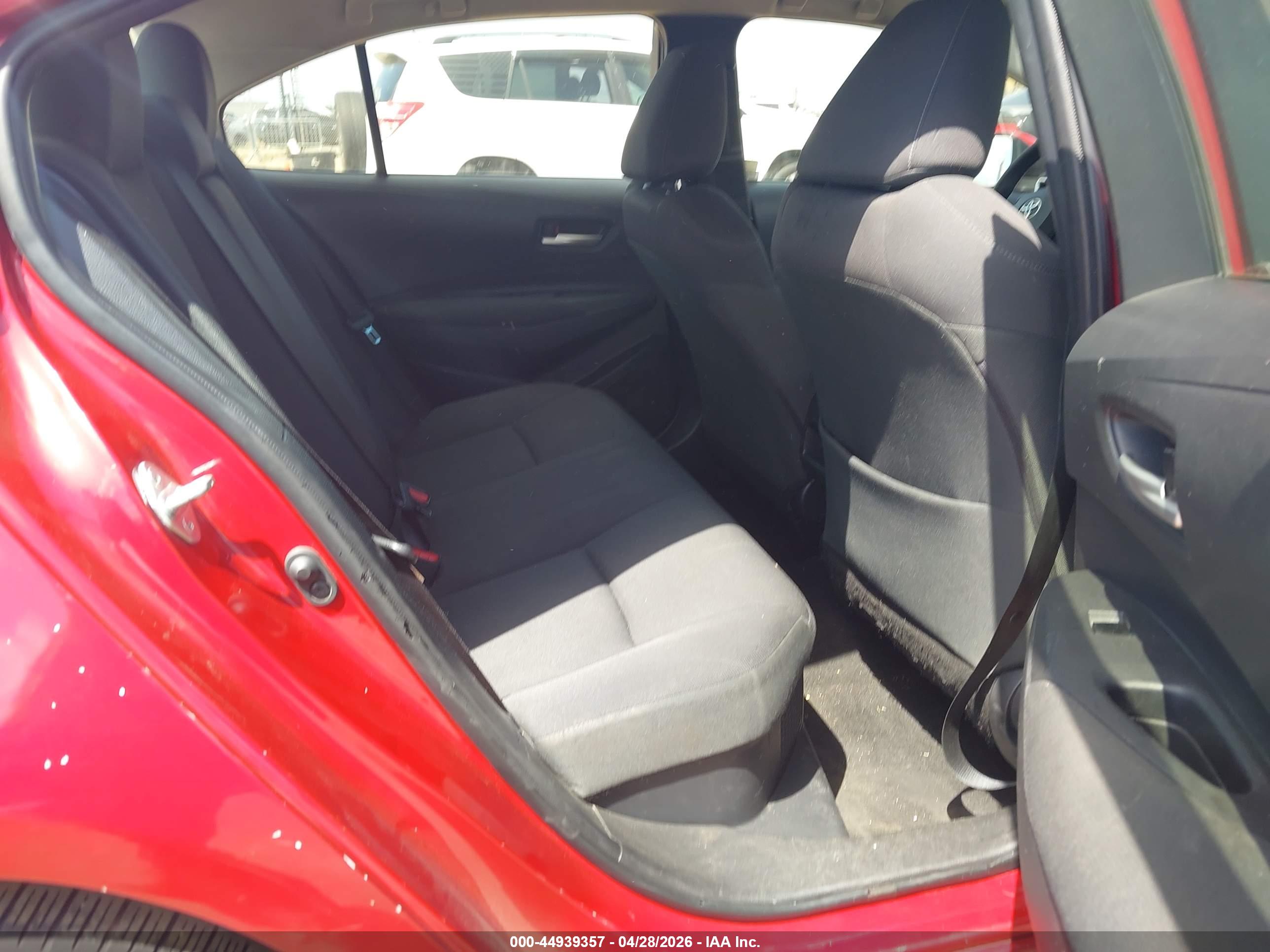 TOYOTA COROLLA image 8