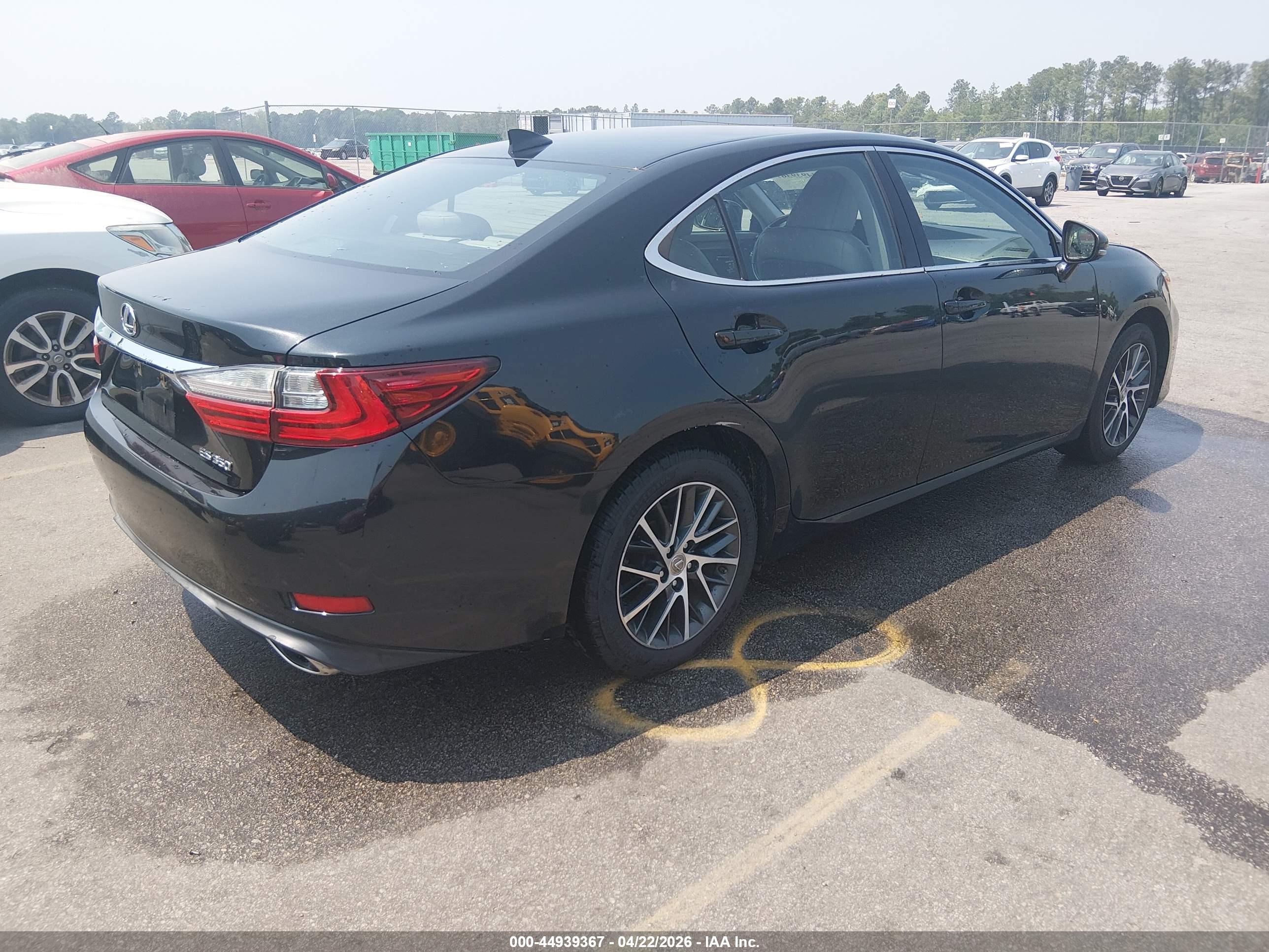 LEXUS ES image 4