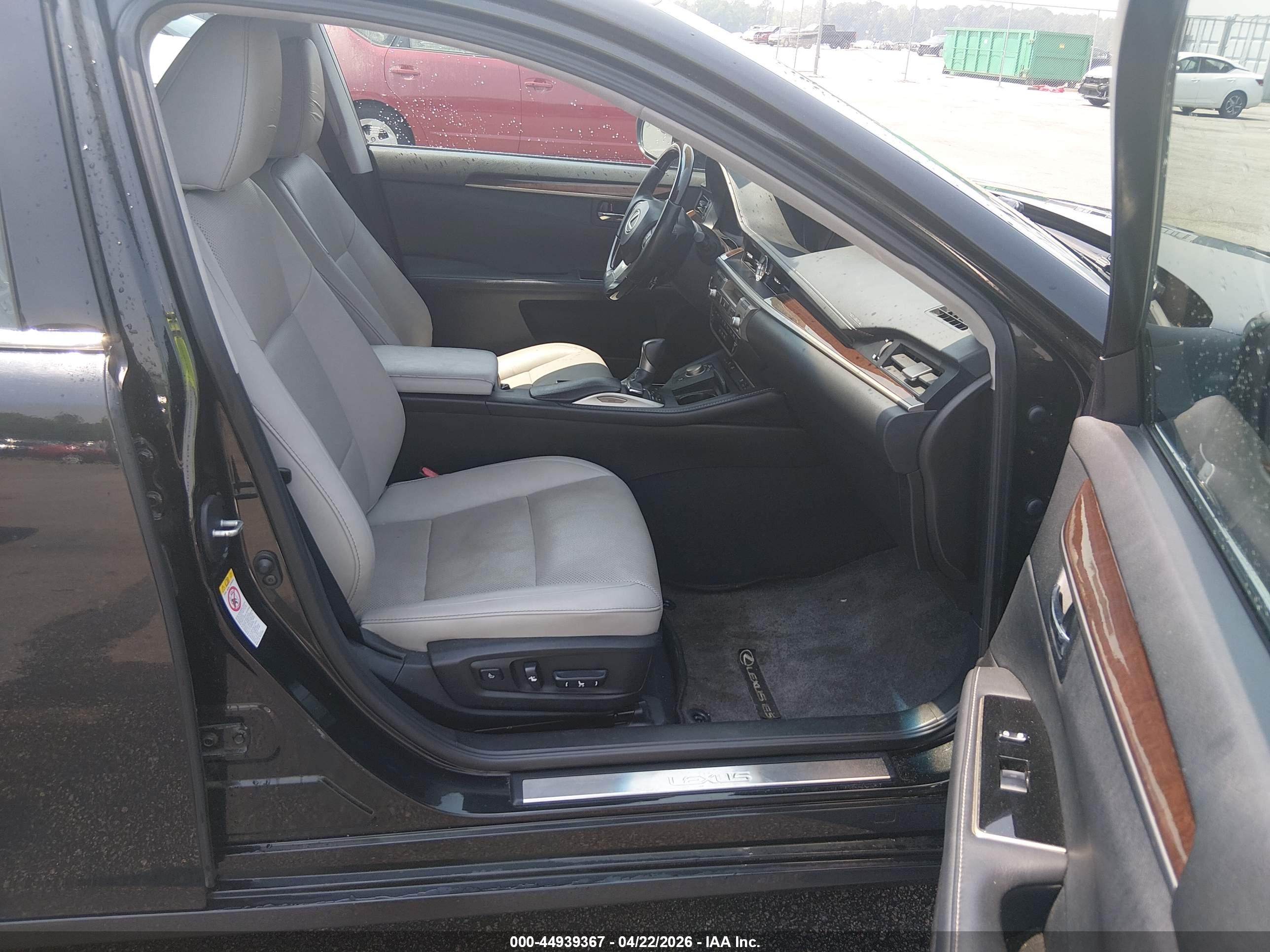 LEXUS ES image 5