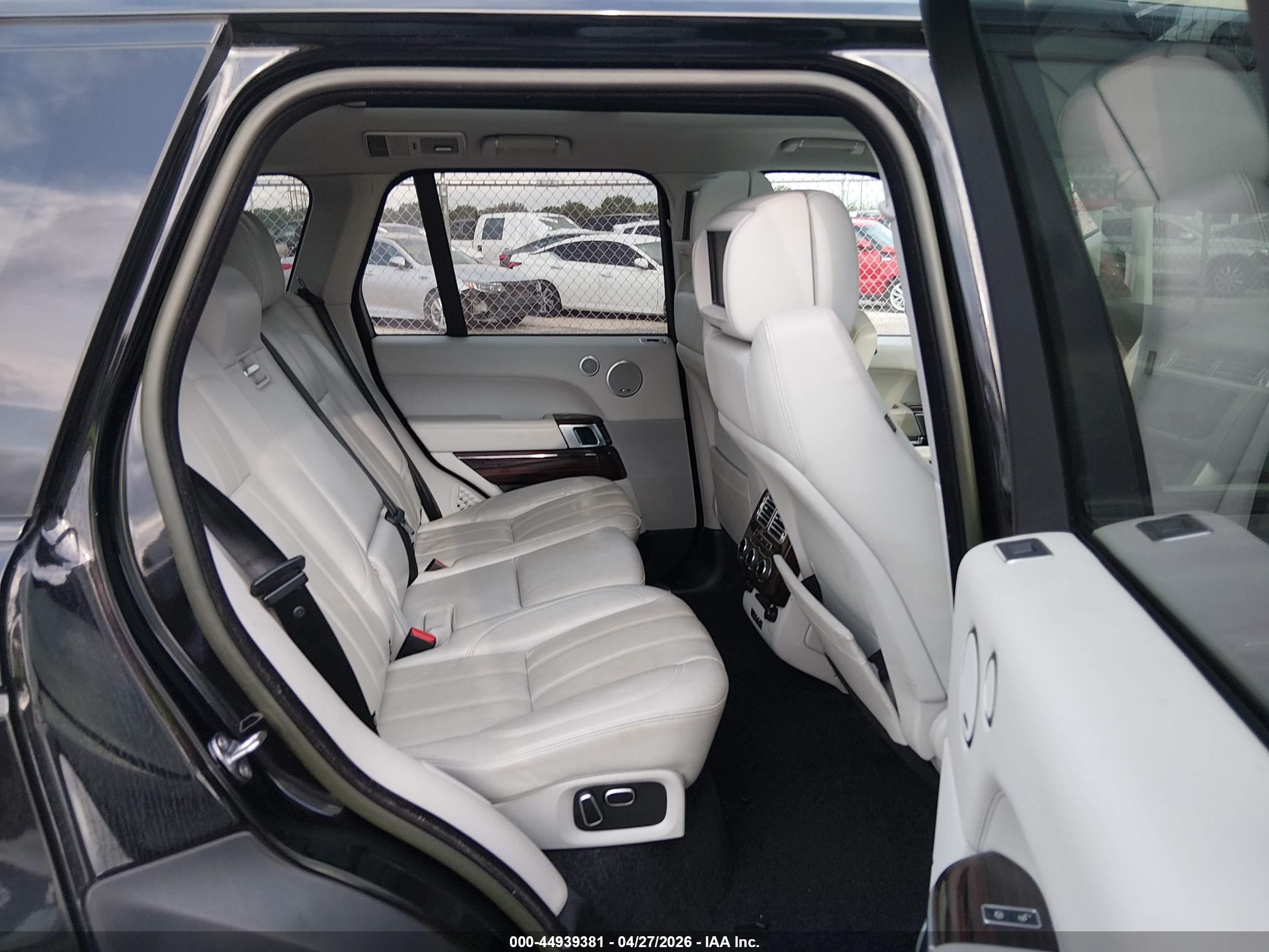 LAND ROVER image 8