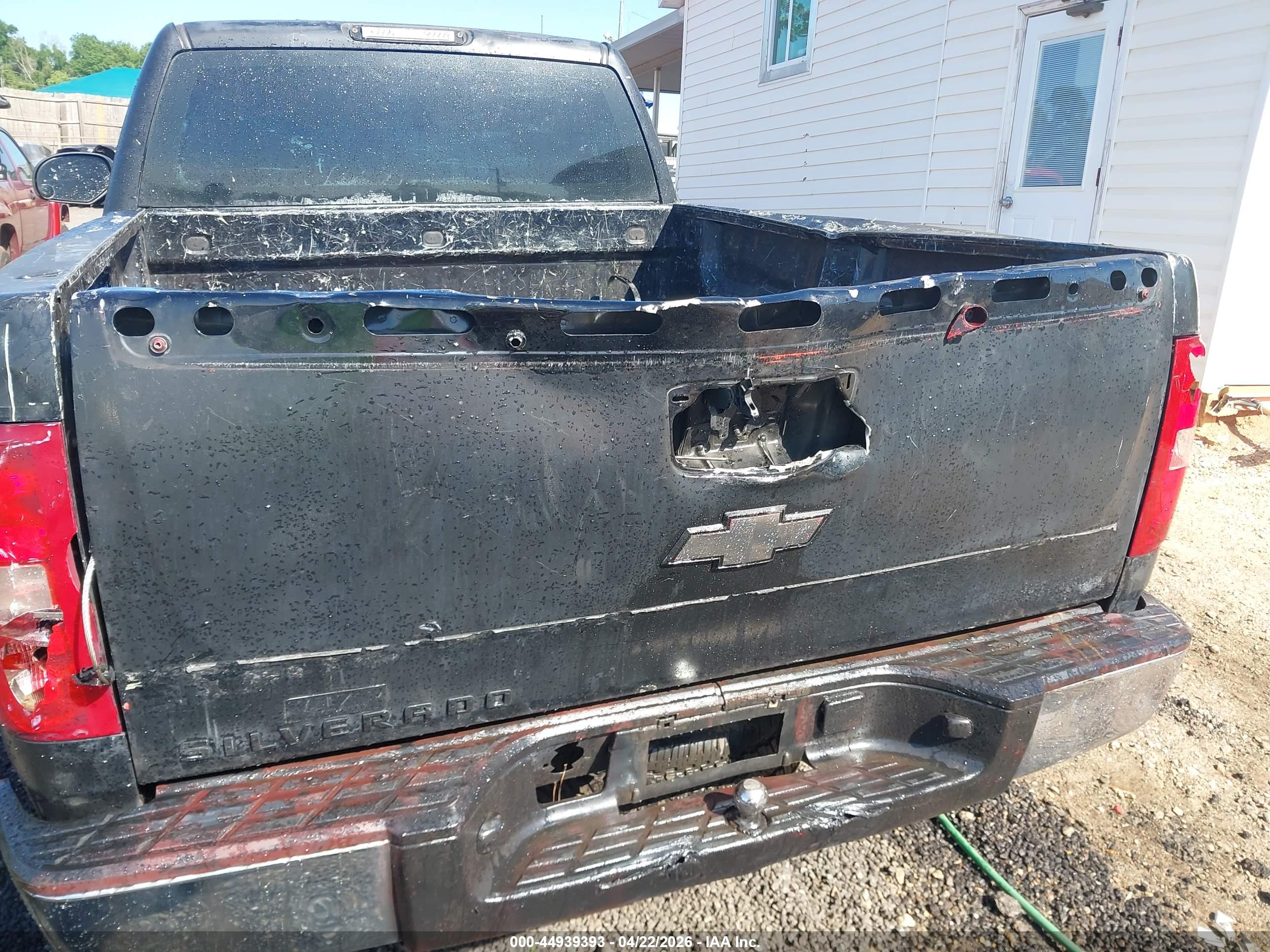 CHEVROLET SILVERADO image 6