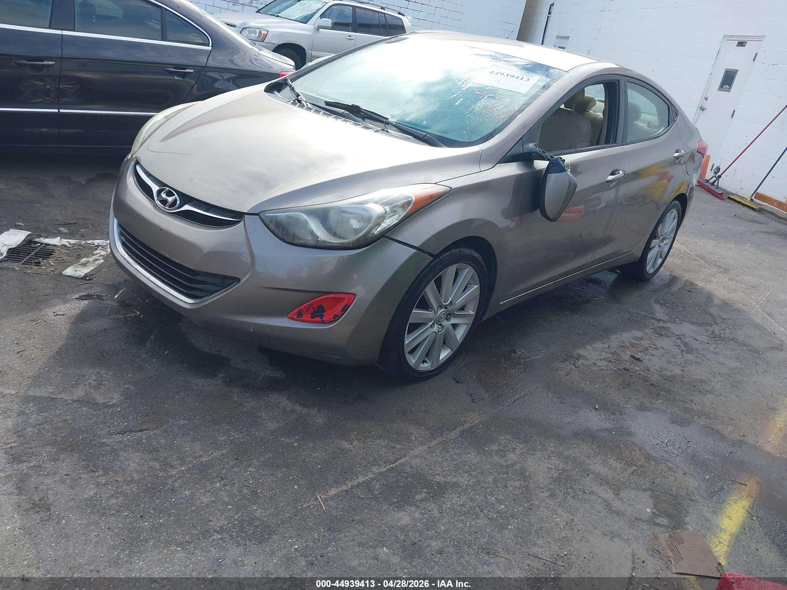 HYUNDAI ELANTRA image 2