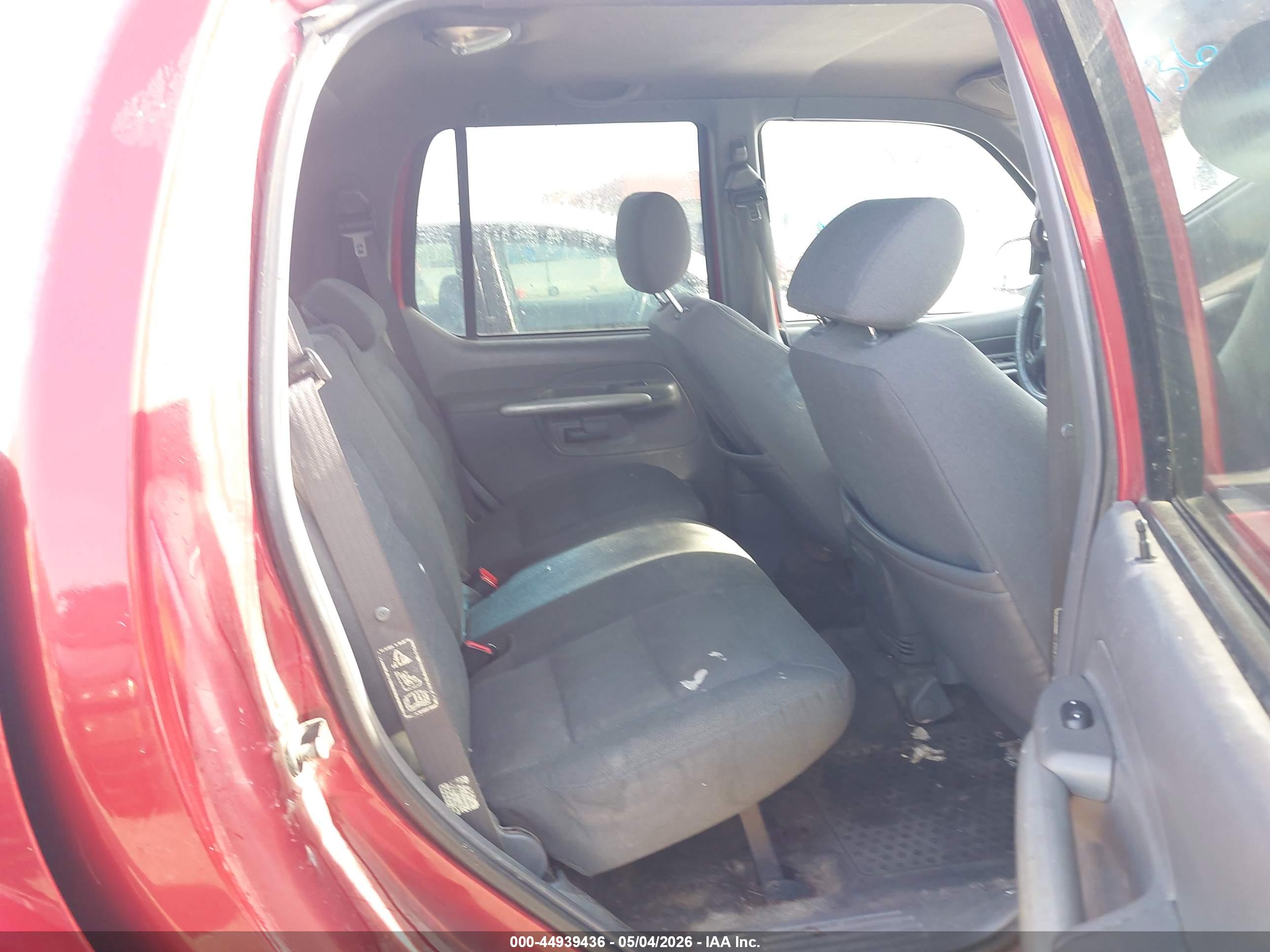 FORD EXPLORER image 8