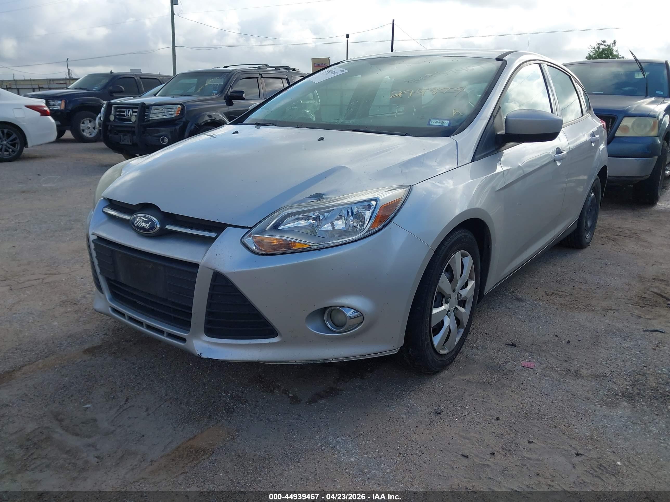 FORD FOCUS image 2