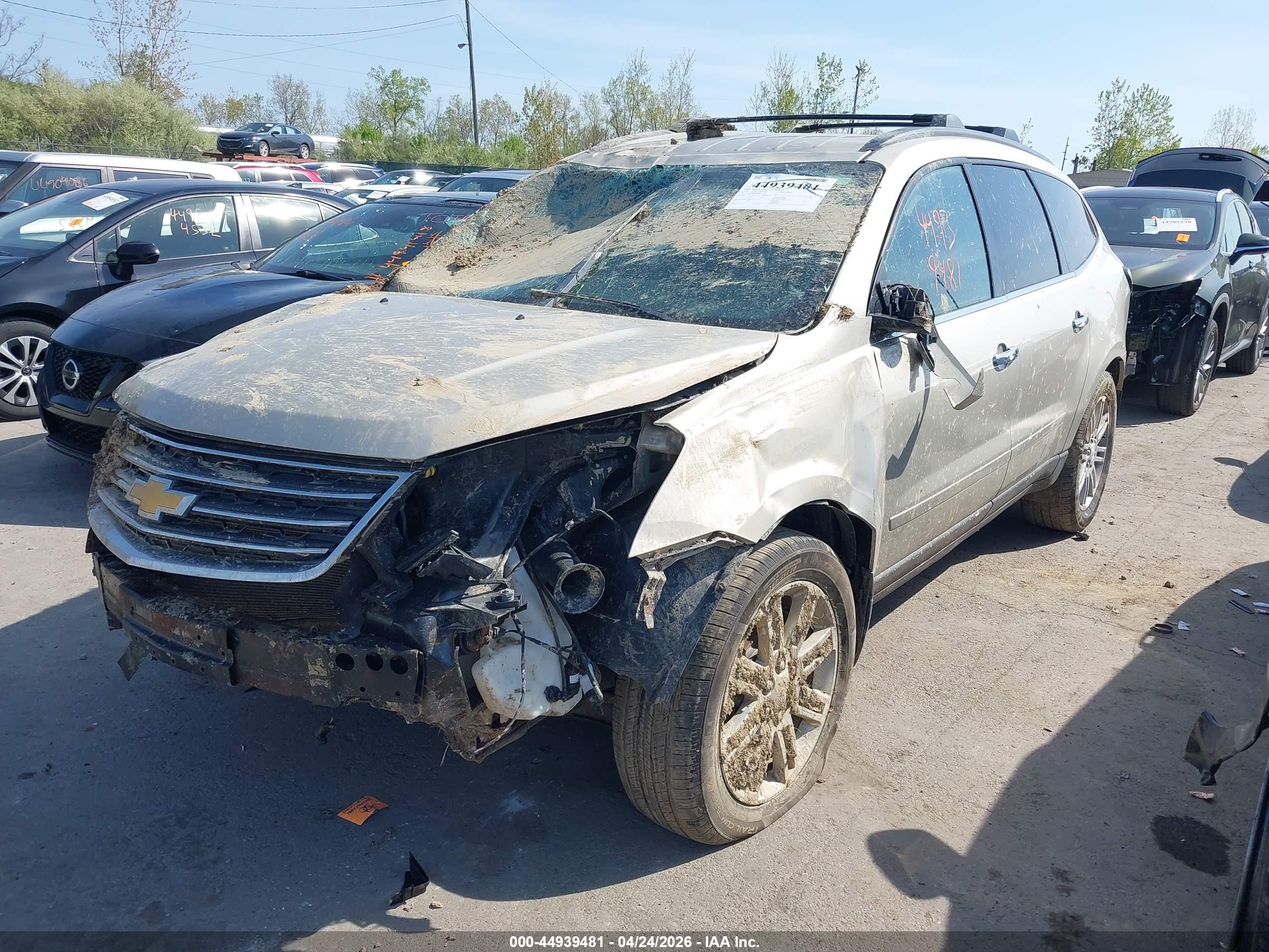 CHEVROLET TRAVERSE image 2
