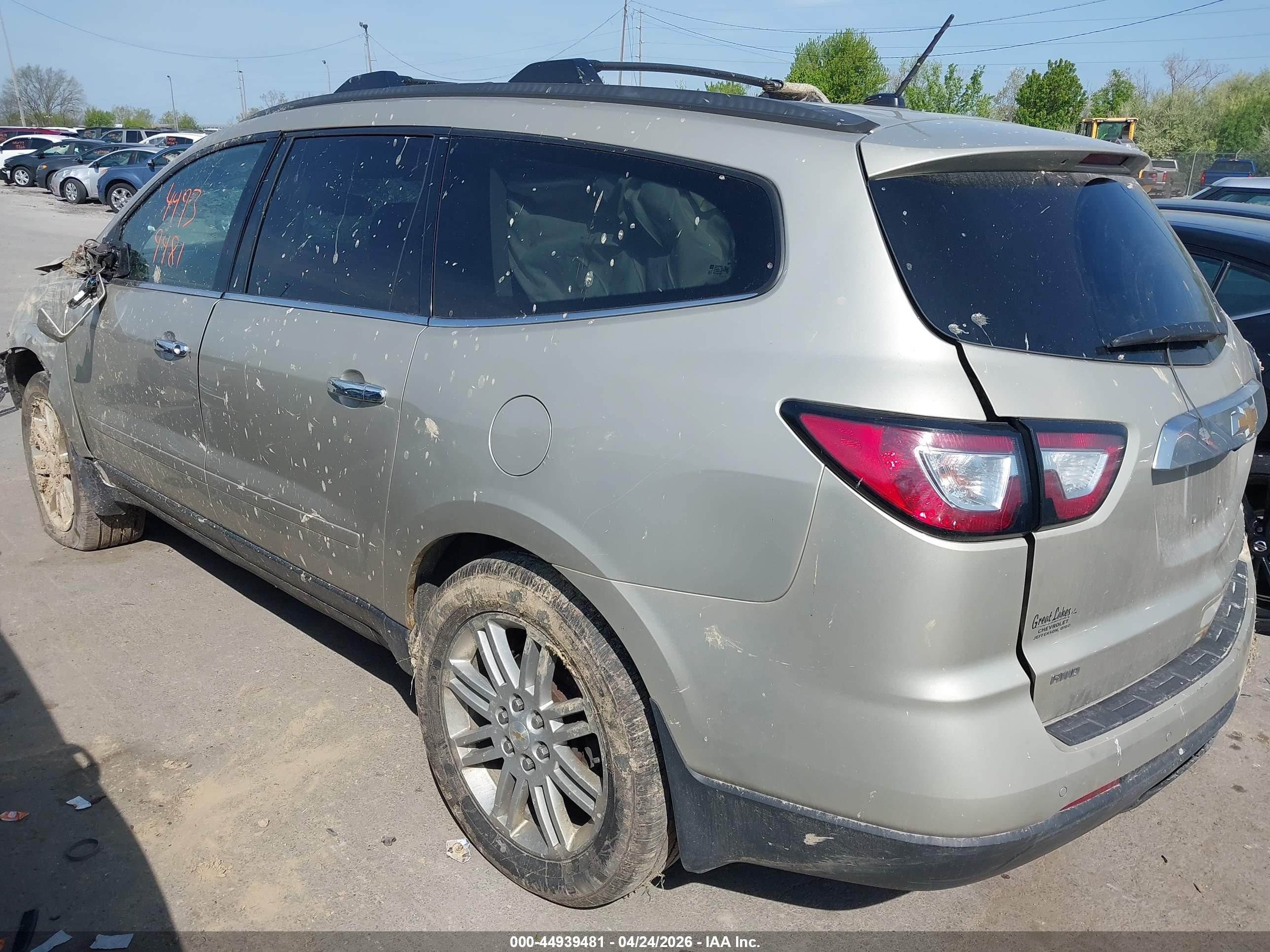 CHEVROLET TRAVERSE image 3