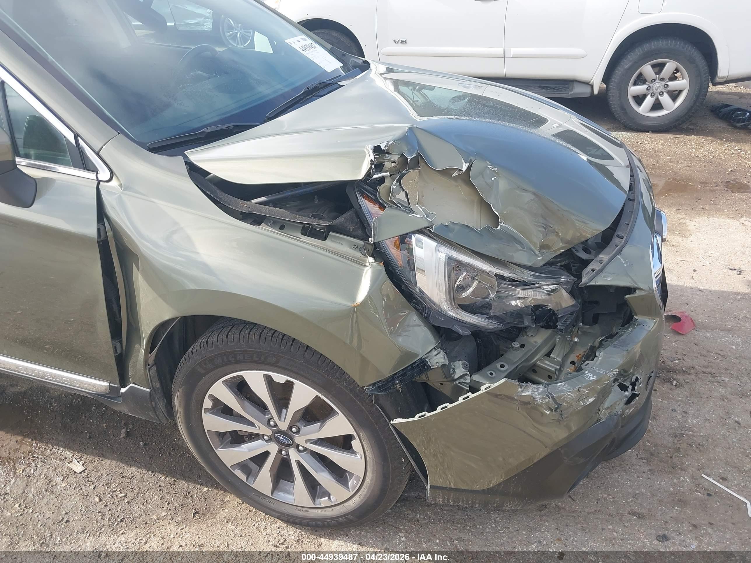 SUBARU OUTBACK image 6