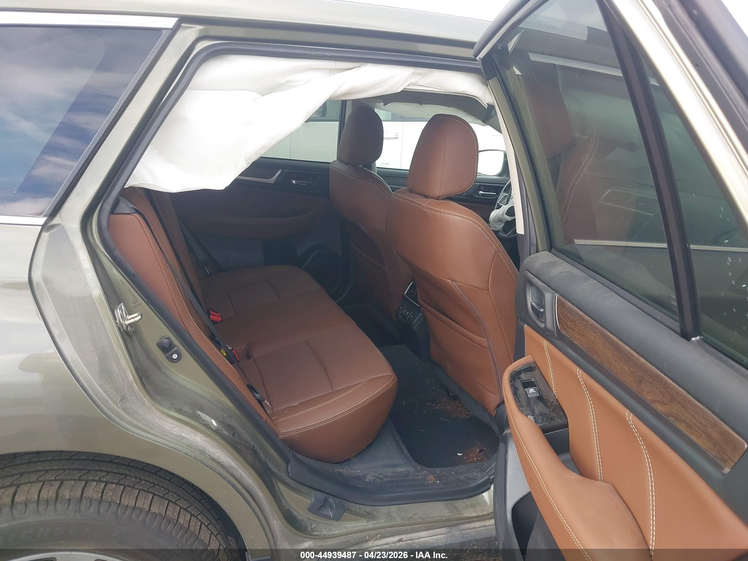 SUBARU OUTBACK image 8