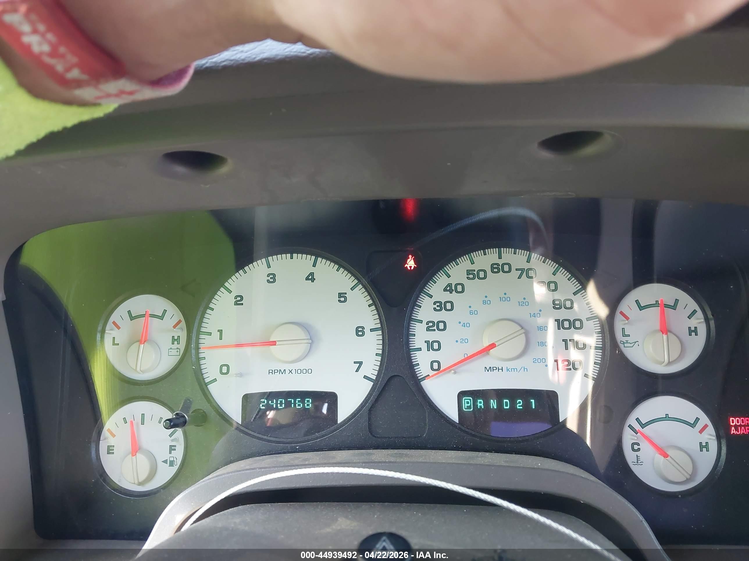 DODGE RAM image 7